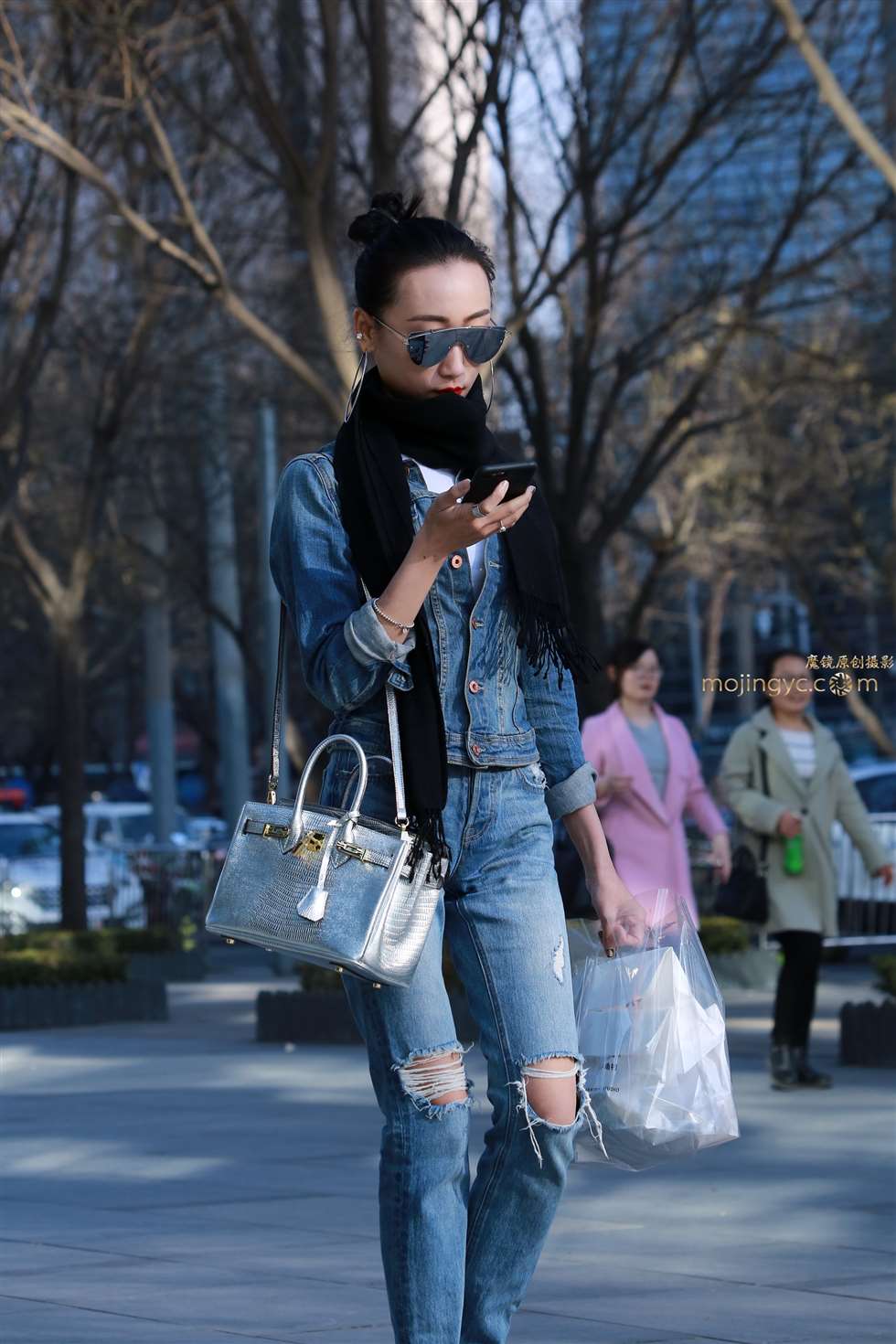图片[3]-感受美女的仔裤魅力-街拍流行馆
