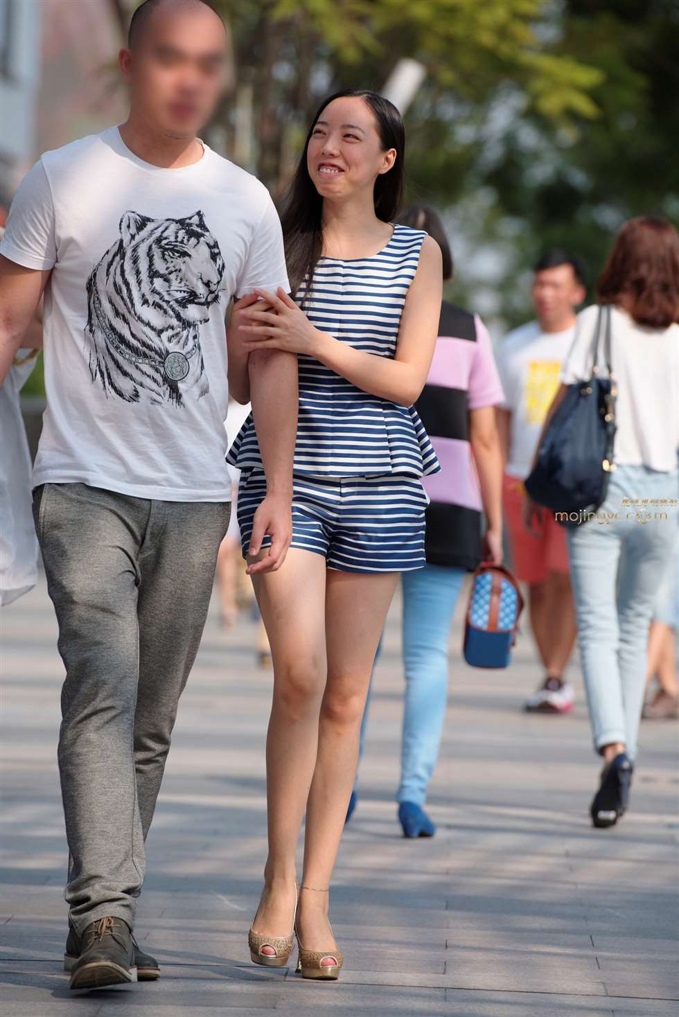 图片[3]-连衣短裤，长腿，鱼嘴高跟-街拍流行馆