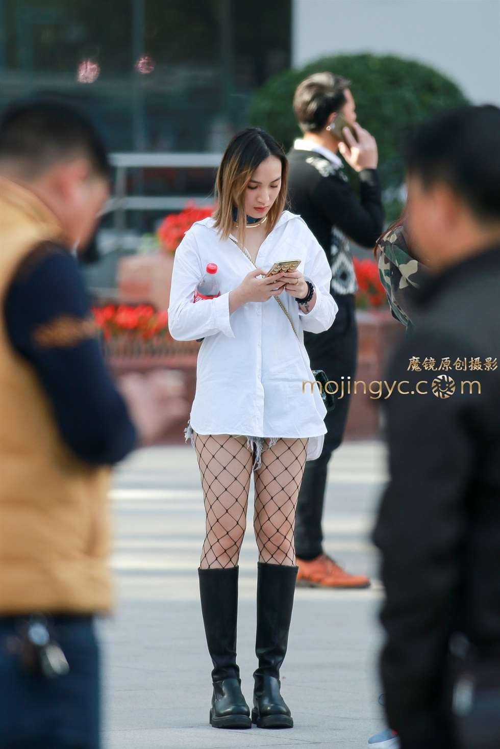 图片[1]-网袜热裤-街拍流行馆