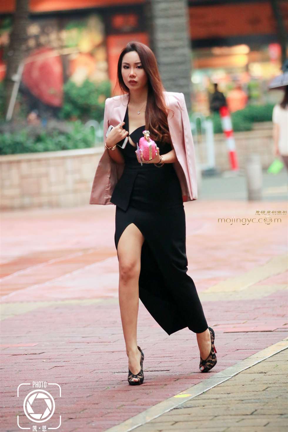 图片[5]-高挑气质开叉长裙美女-街拍流行馆