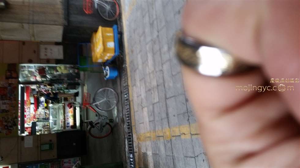 图片[2]-洋妞都喜欢穿露臀热裤-街拍流行馆