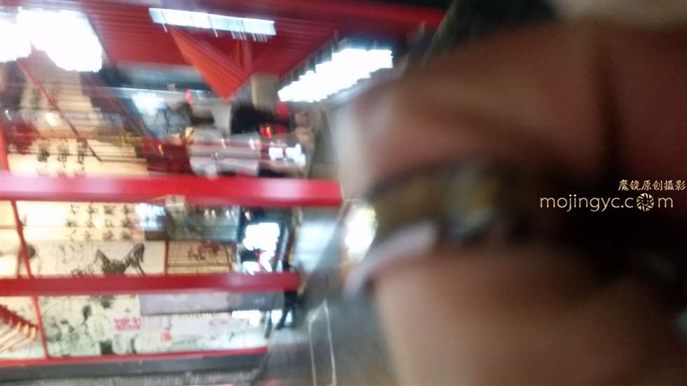 图片[2]-V领-街拍流行馆