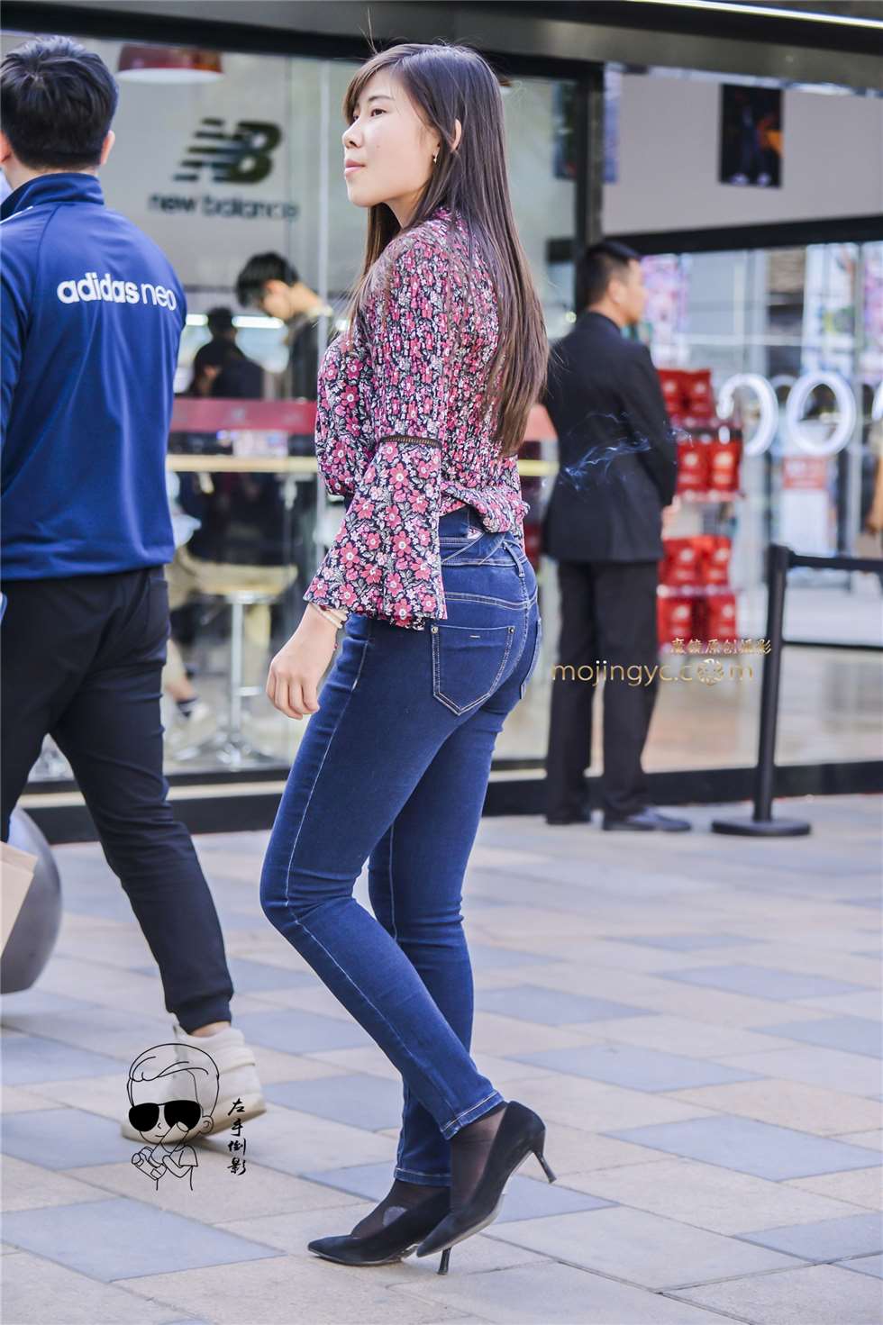 图片[5]-美女牛仔裤显魅力-街拍流行馆