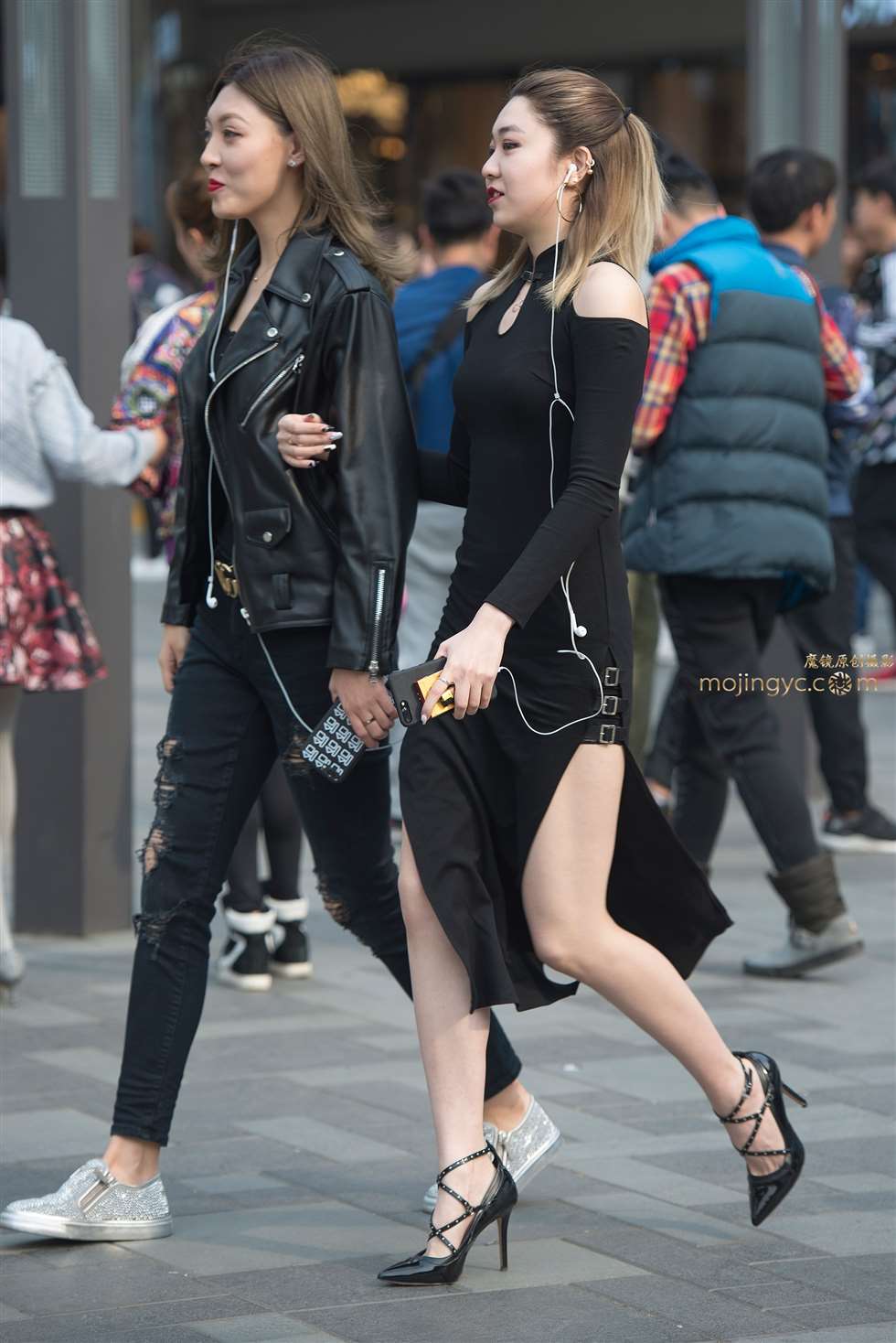 图片[3]-大开叉长裙高挑美女-街拍流行馆