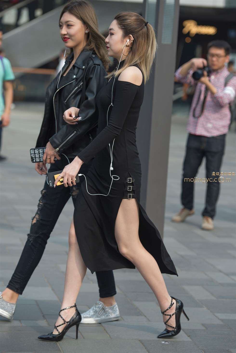 图片[5]-大开叉长裙高挑美女-街拍流行馆