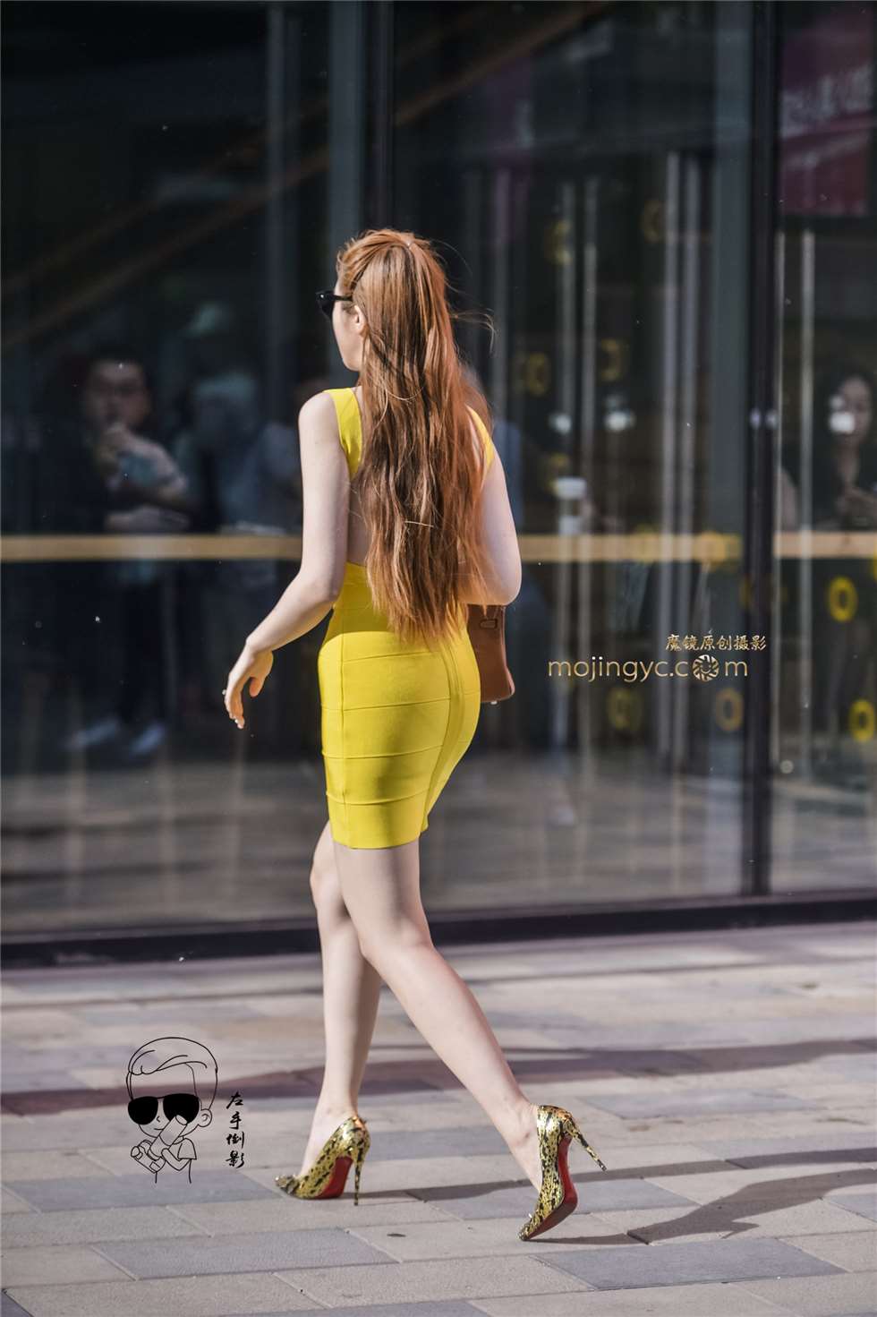 图片[1]-紧抱臀美女{2017-4-29}-11p-街拍流行馆