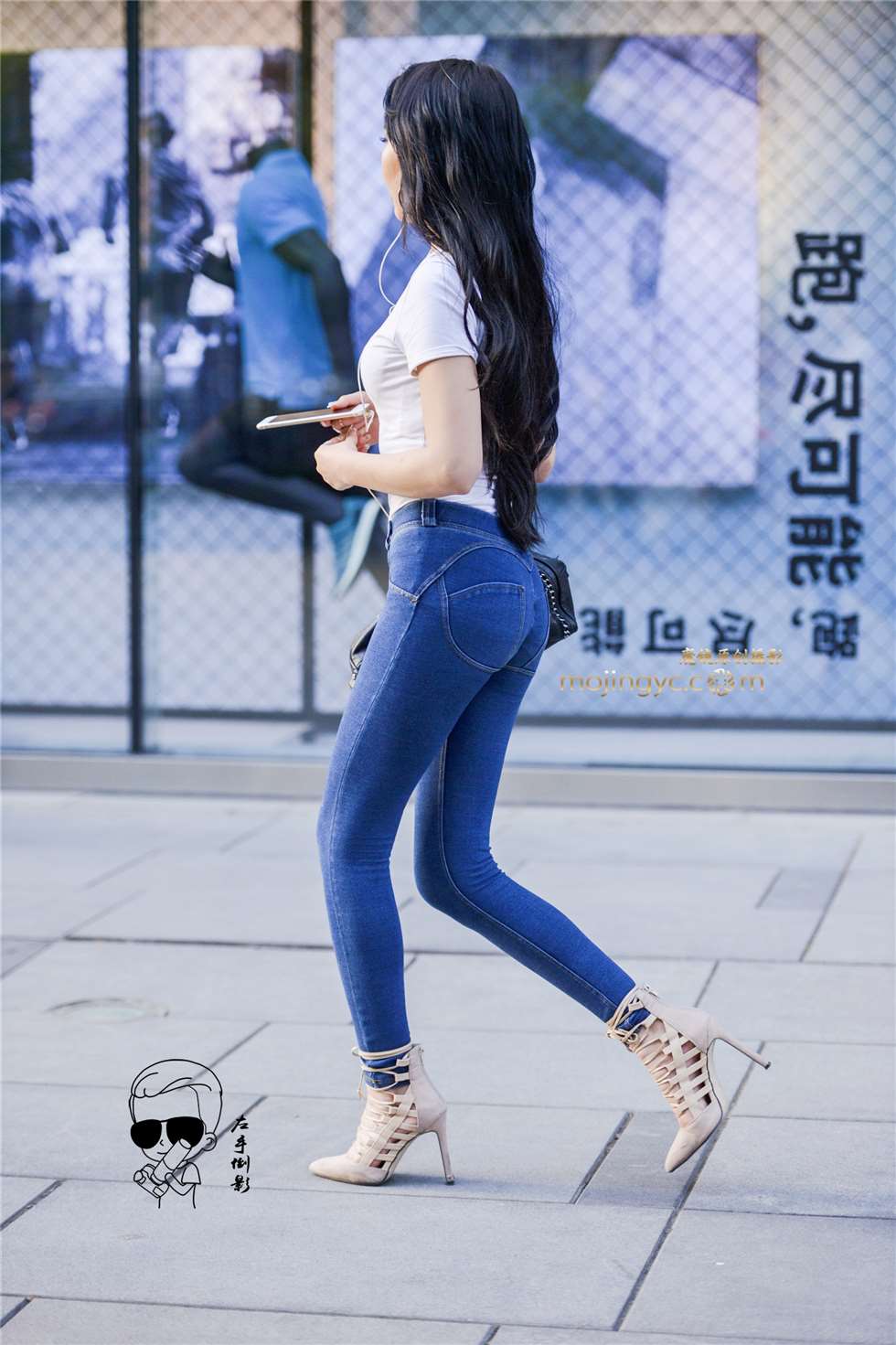 图片[1]-紧绷仔裤彰显极品美臀{2014-4-30}-12P}-街拍流行馆