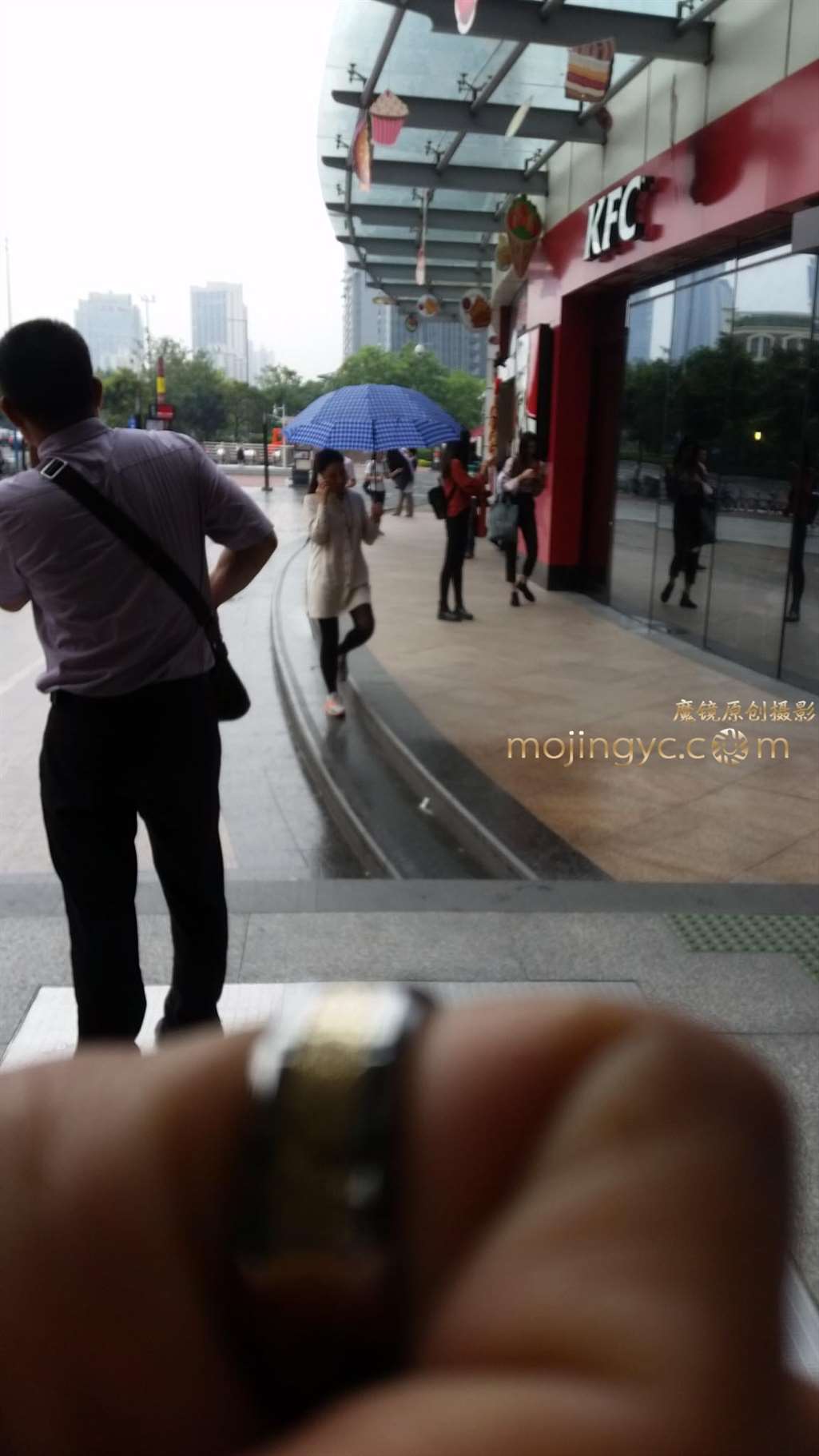 图片[2]-两个应聘的模特-街拍流行馆