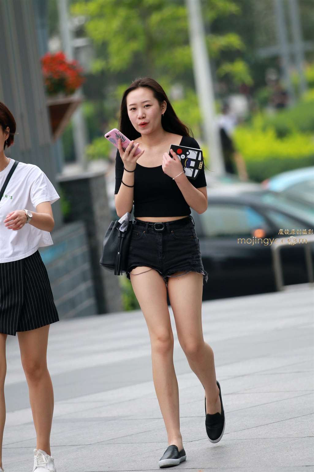 图片[1]-白皙长腿妹-街拍流行馆