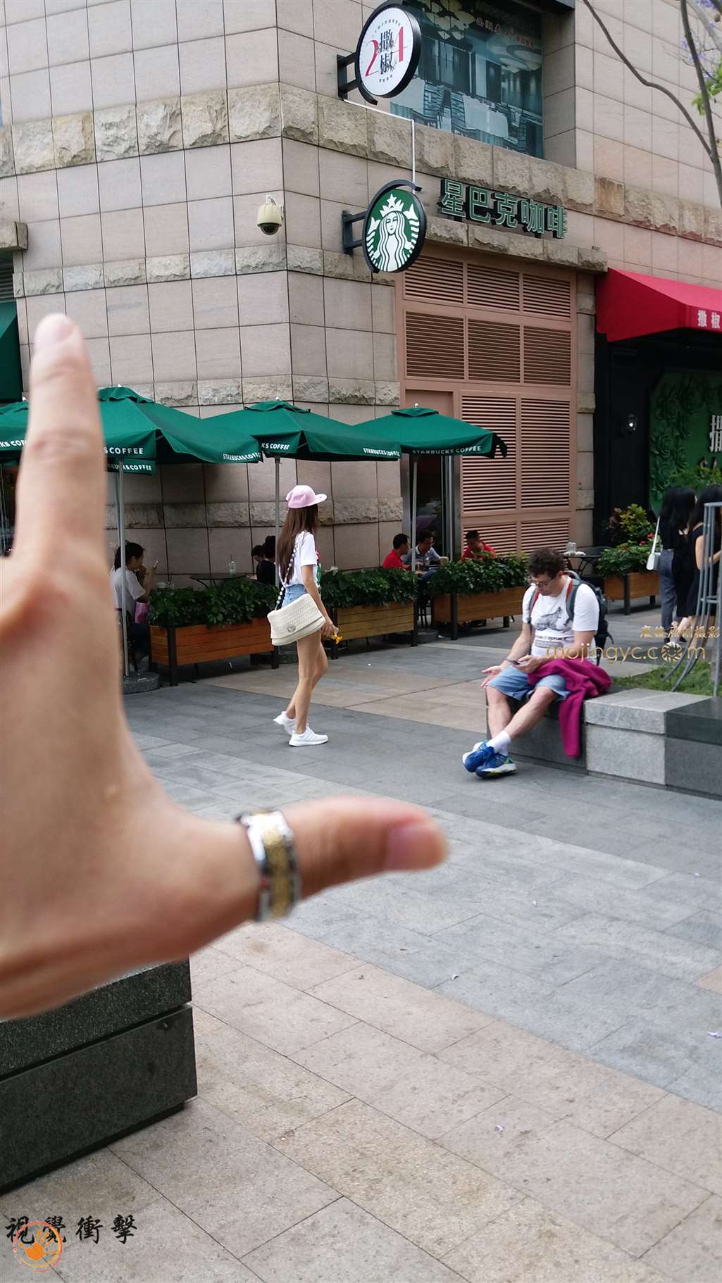 图片[2]-高腰热裤 大长腿美女-街拍流行馆