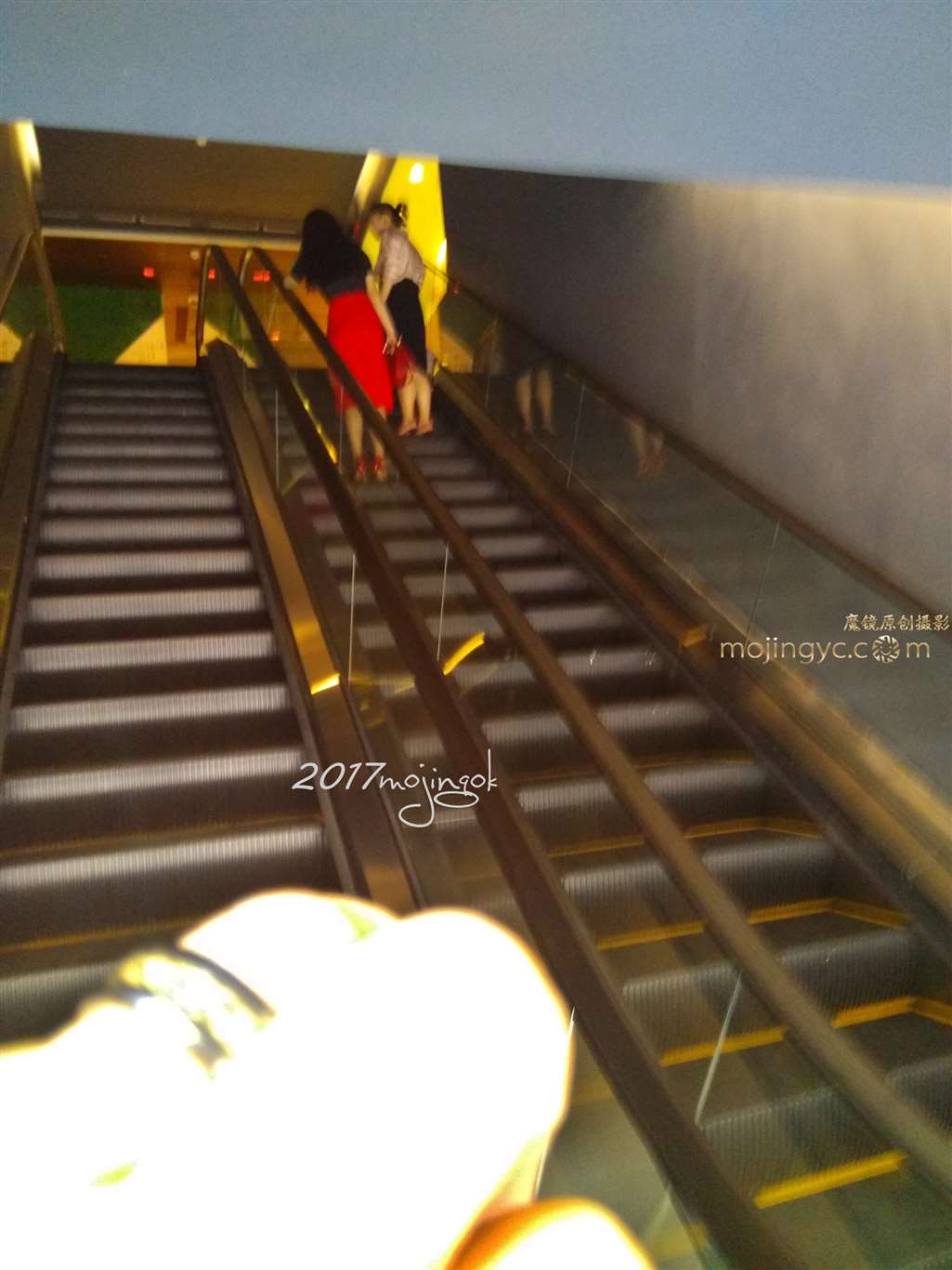 图片[2]-咔喳赛67 紧身红裙 （11p）-街拍流行馆