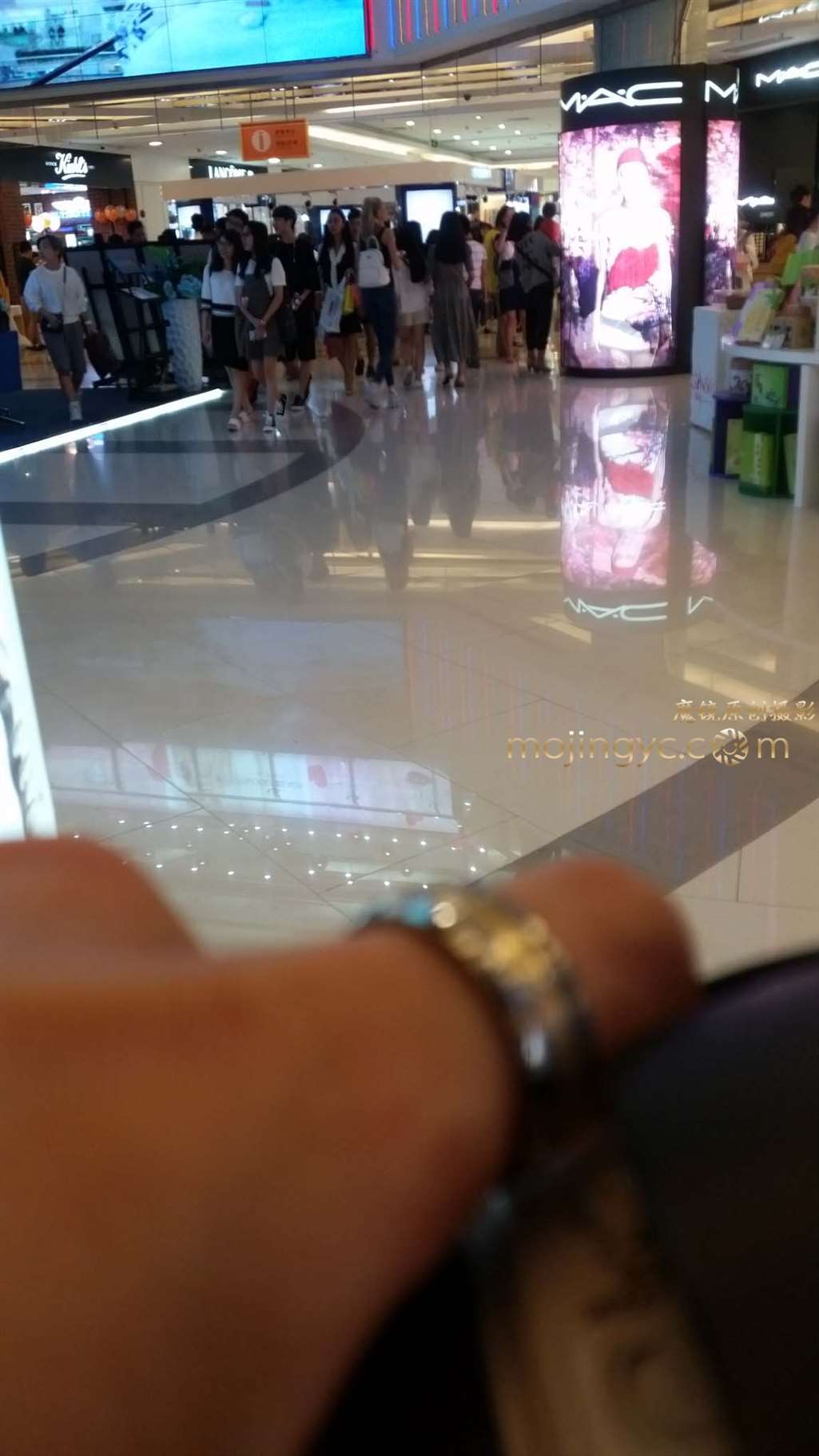 图片[2]-长腿洋妞-街拍流行馆