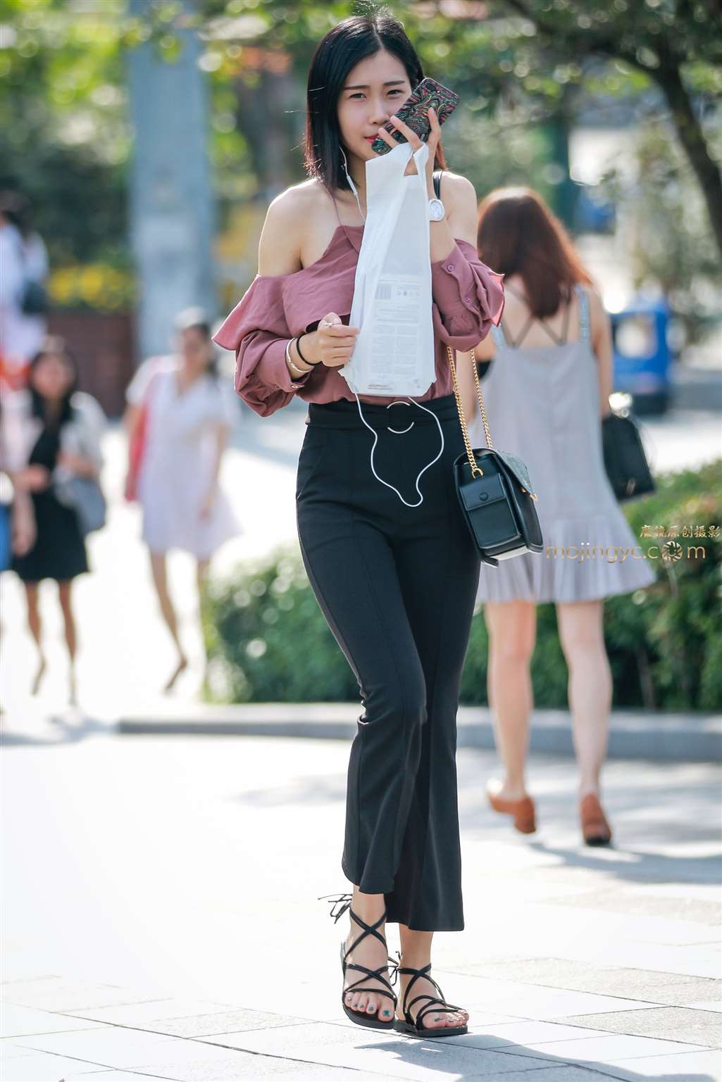 图片[3]-甜美可人也性感-街拍流行馆