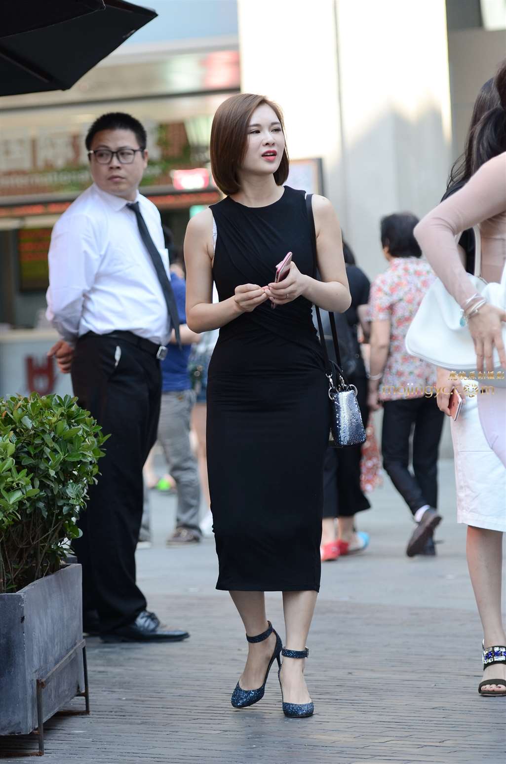 图片[1]-【验证街拍大赛NO.2】神摄手参赛35 黑色裹身裙（14P）-街拍流行馆