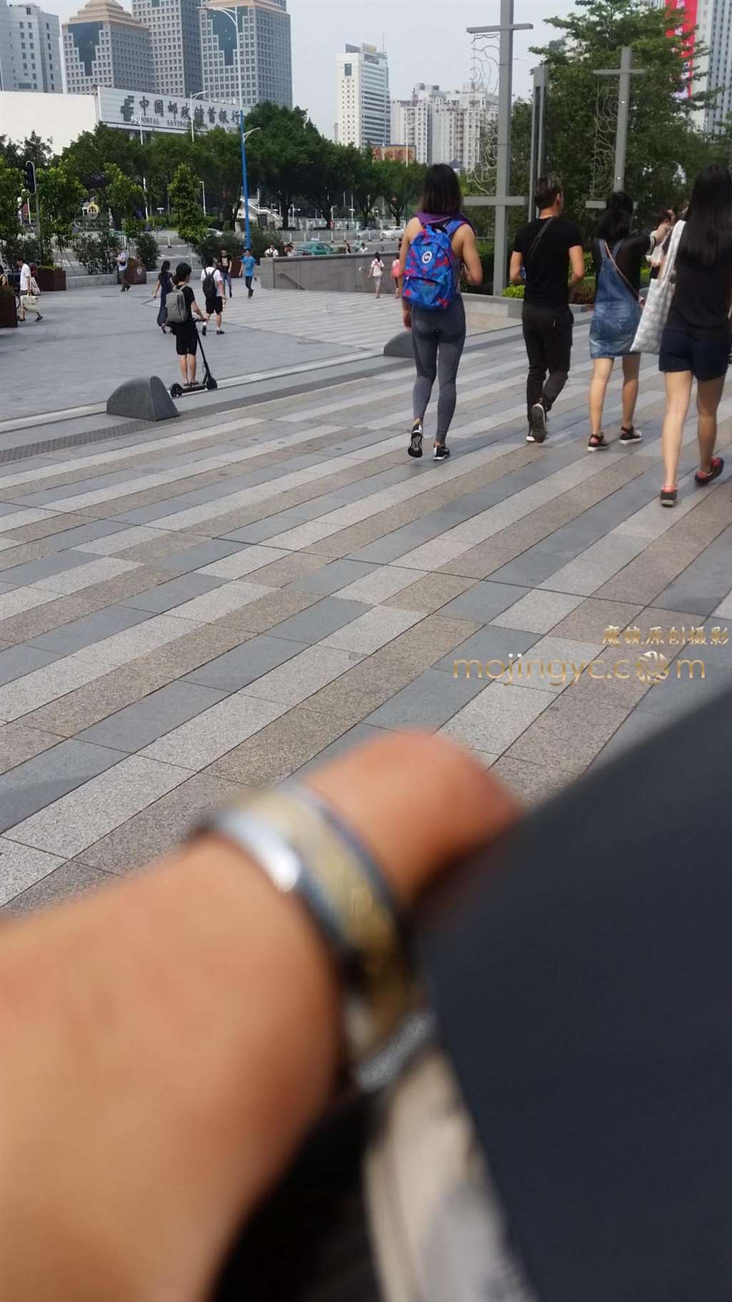 图片[2]-丰硕性感超紧绷-街拍流行馆
