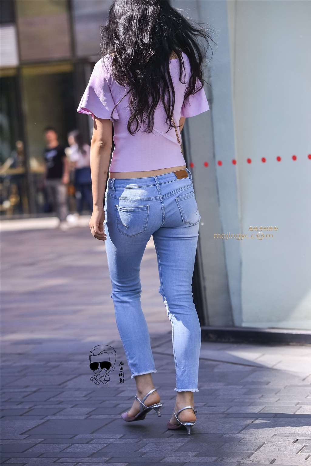 图片[5]-牛仔紧绷显美臀-街拍流行馆