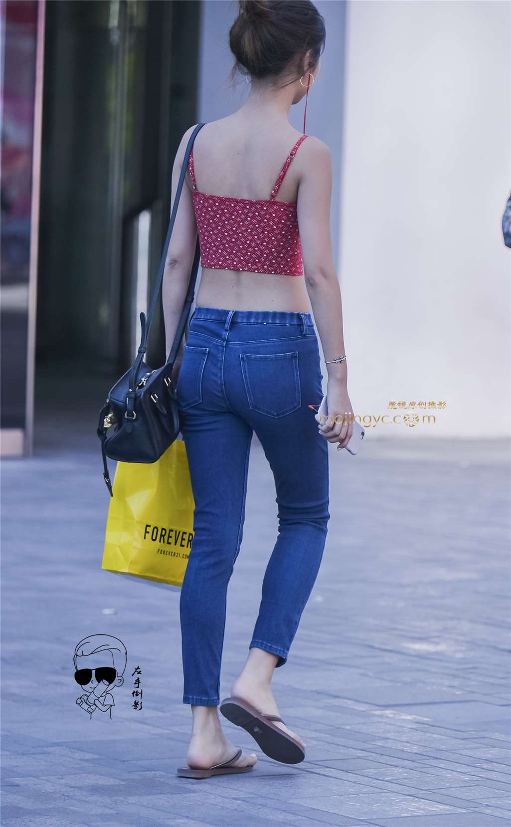 图片[2]-肚脐美女-街拍流行馆