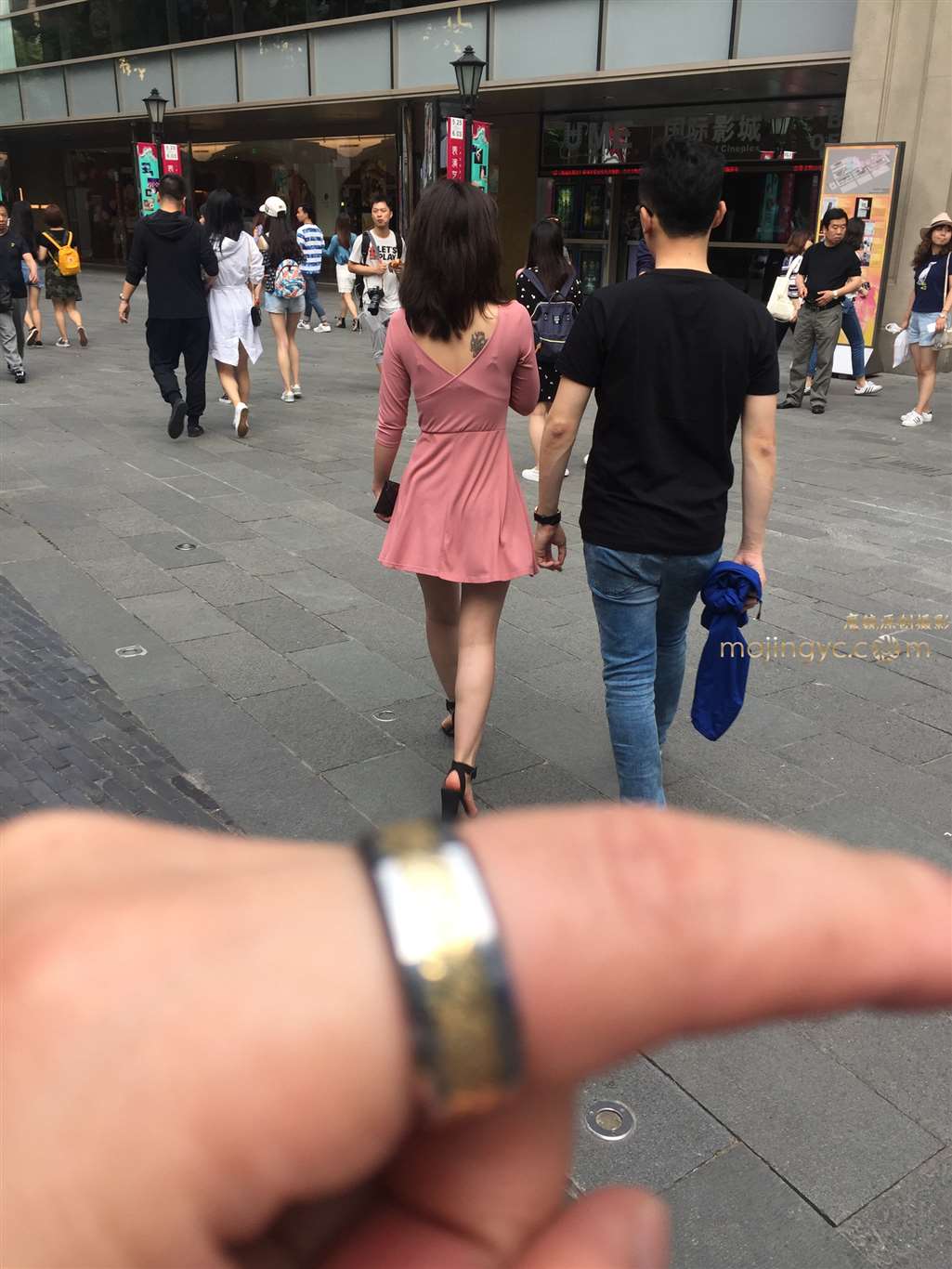 图片[2]-【验证街拍大赛NO.3】神摄手赛03 粉色短裙-街拍流行馆