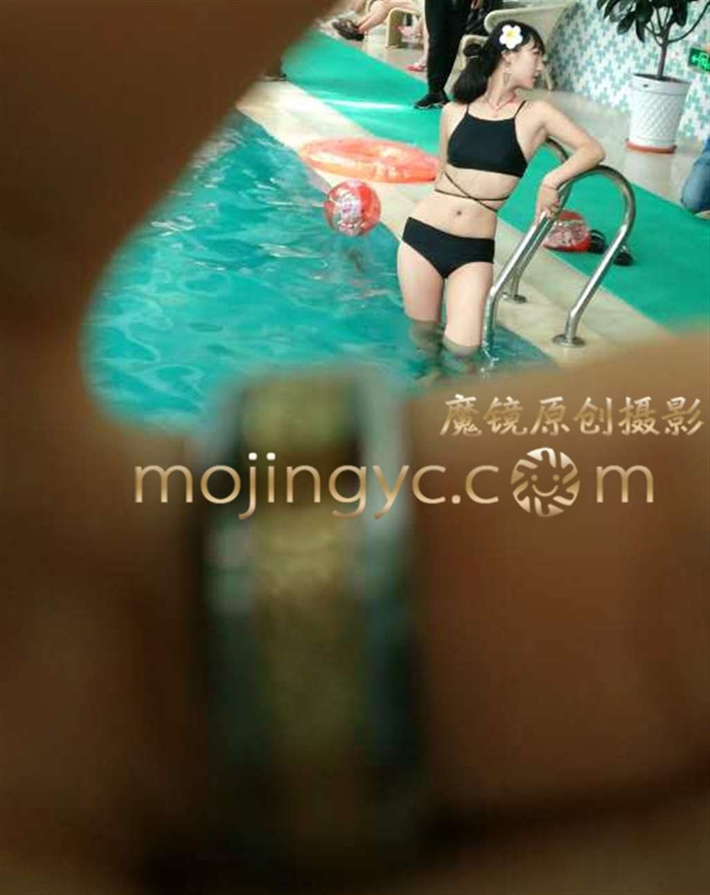 图片[2]-黑泳装-街拍流行馆
