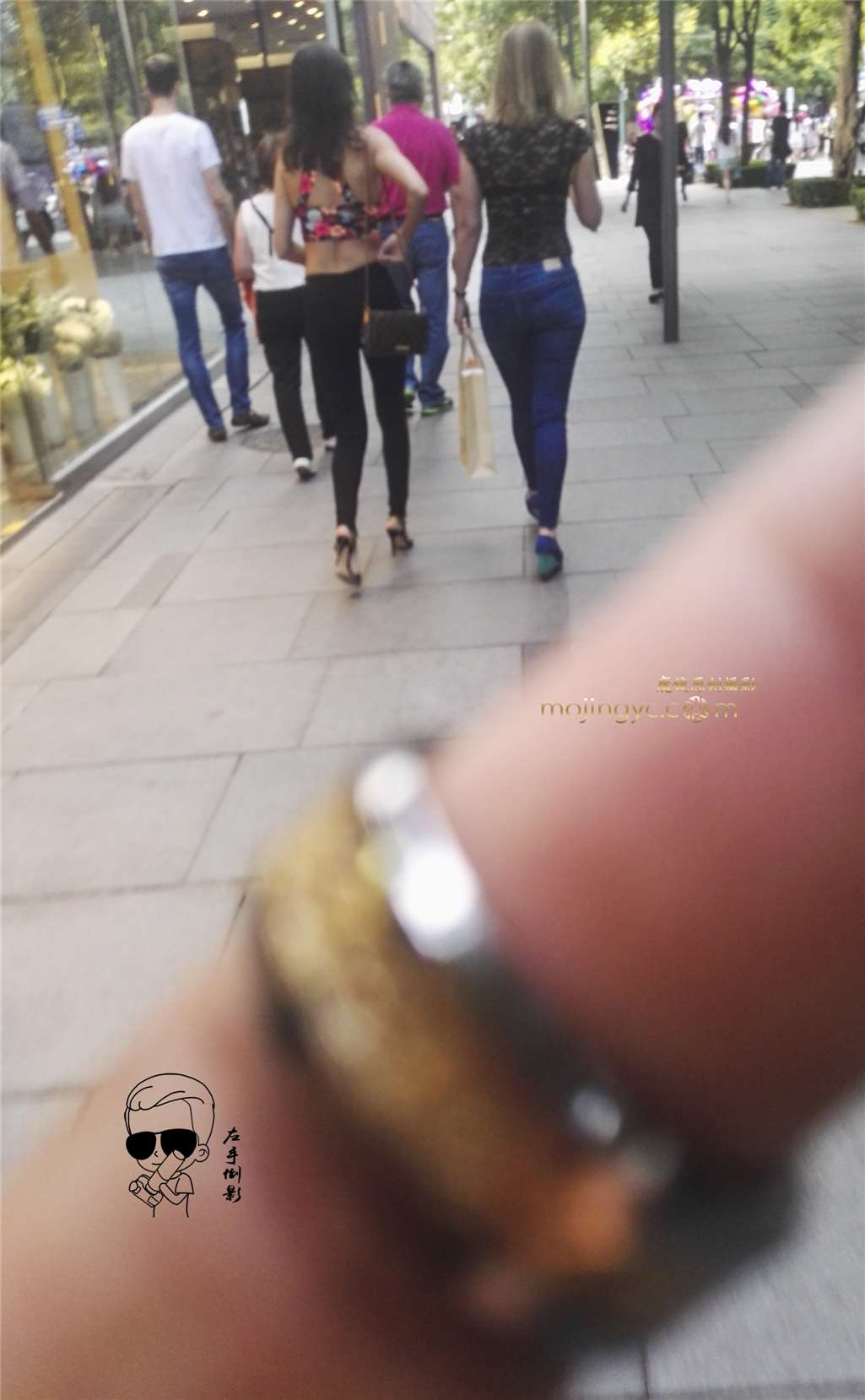 图片[2]-双美臀性感热辣-街拍流行馆