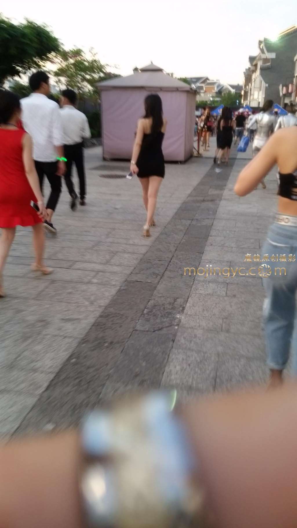 图片[3]-性感的丰臀美少妇-街拍流行馆