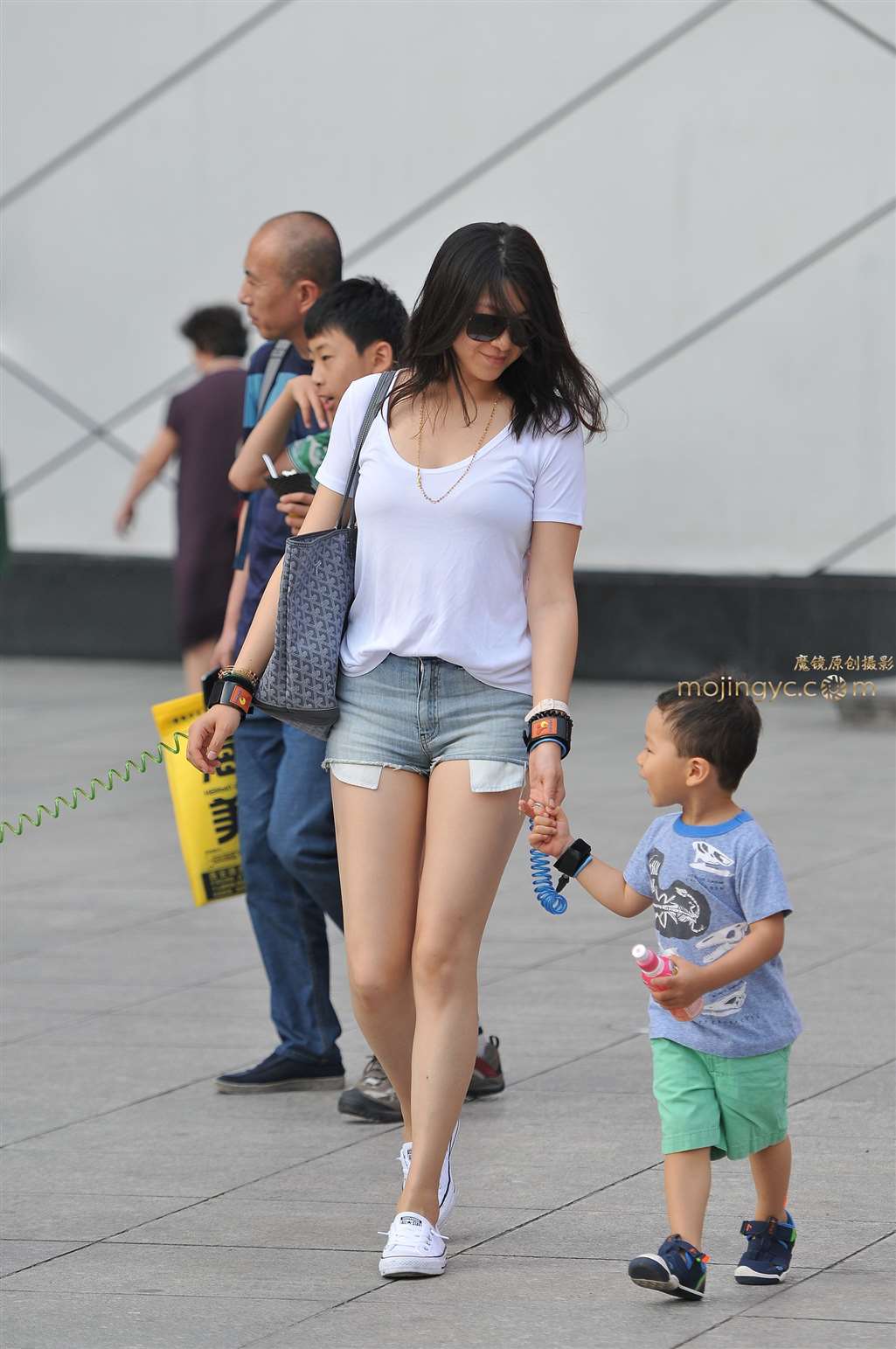 图片[4]-丰韵少妇热裤月牙儿-街拍流行馆