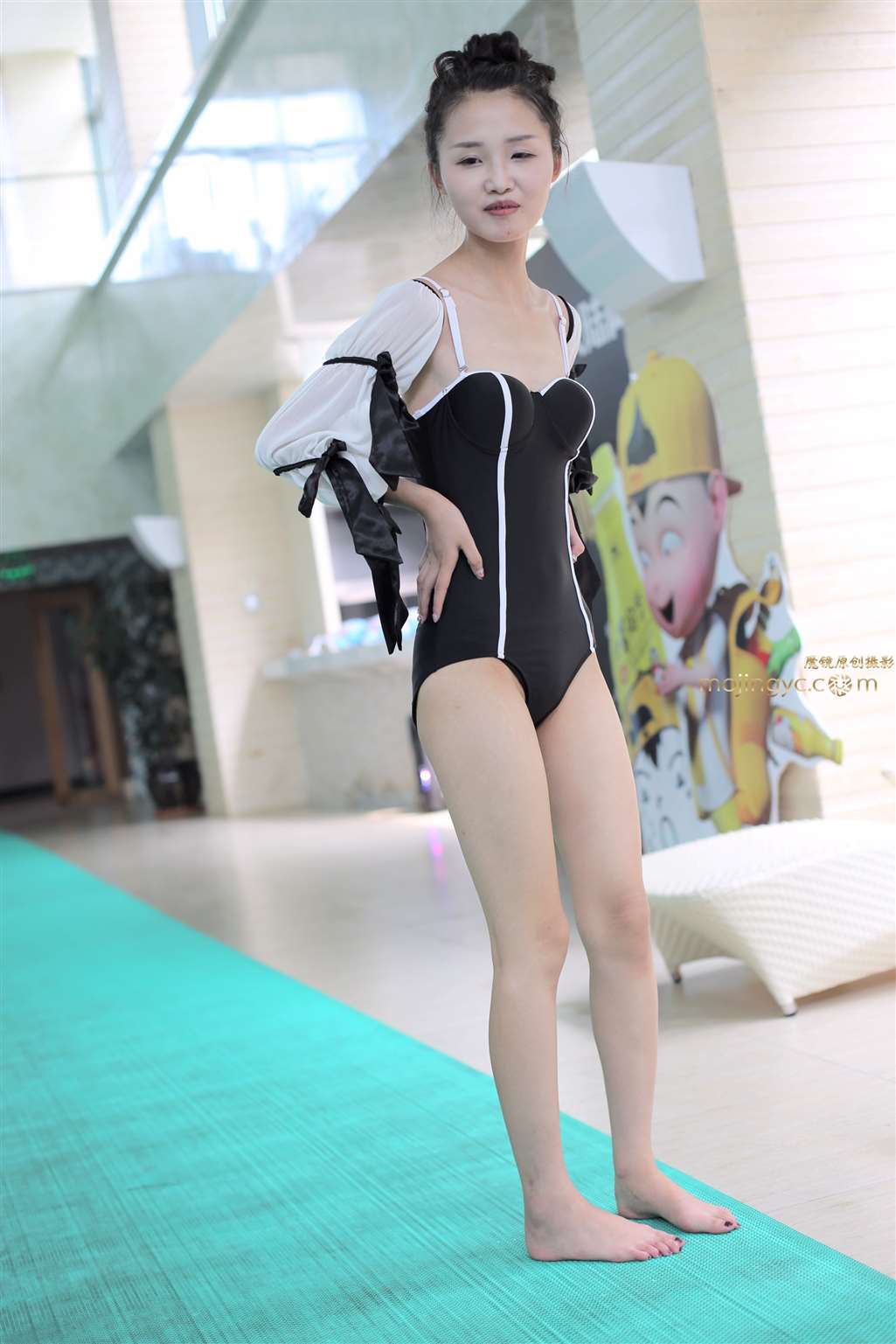 图片[3]-连体泳装小美女-街拍流行馆