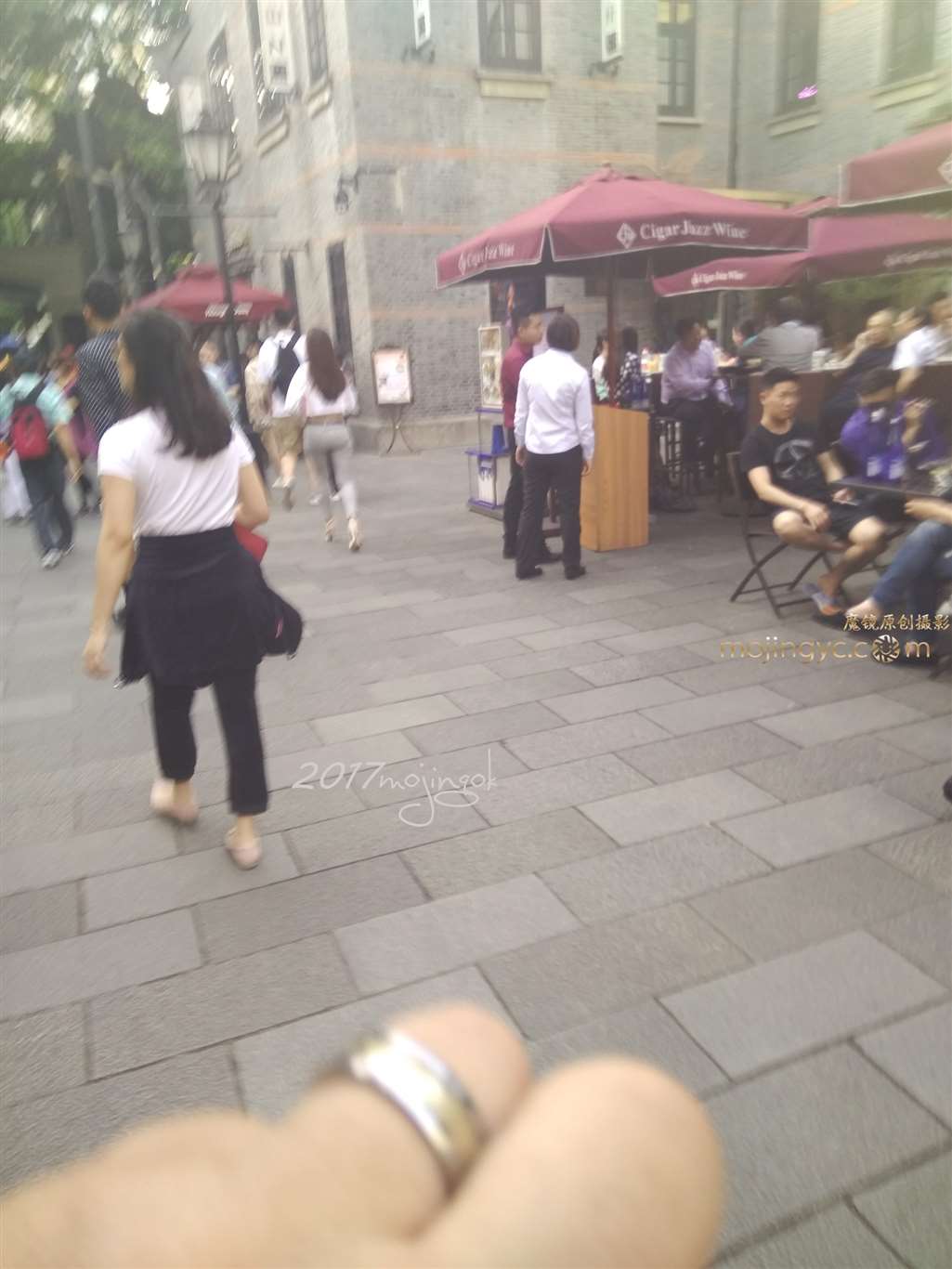 图片[2]-咔喳赛30 韵味少妇-街拍流行馆