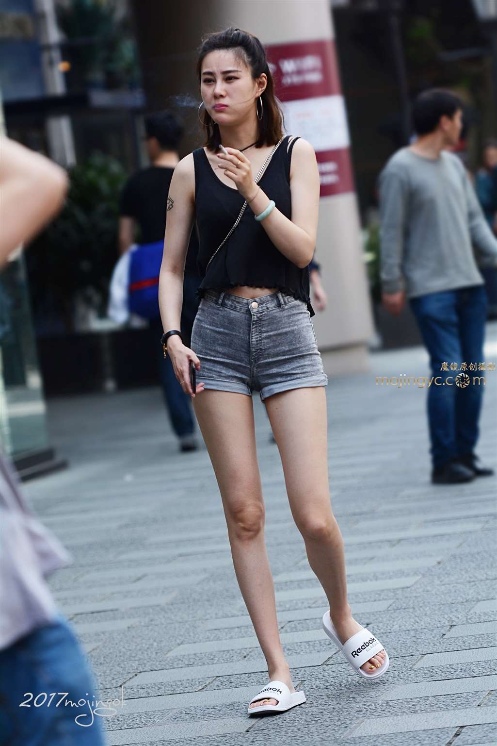 图片[1]-咔喳赛31 一米八的紧牛妹妹-街拍流行馆