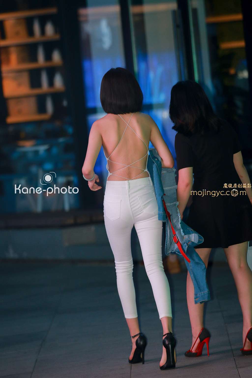 图片[2]-夜色撩人 迷人的背影让荷尔蒙躁动-街拍流行馆