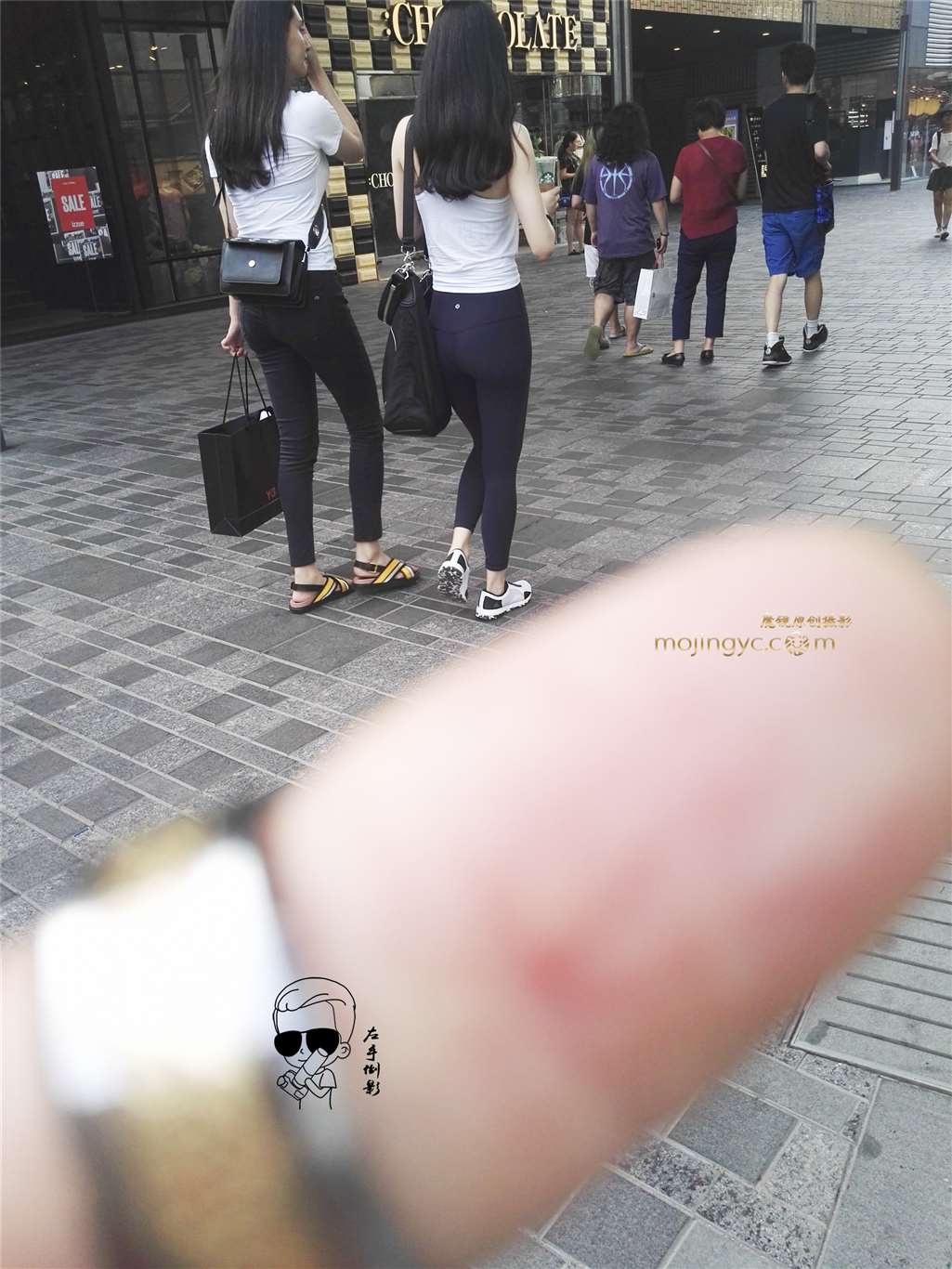 图片[2]-翘美臀-街拍流行馆