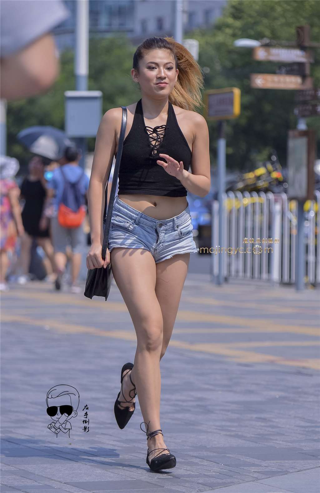 图片[4]-奔跑热裤性感-街拍流行馆