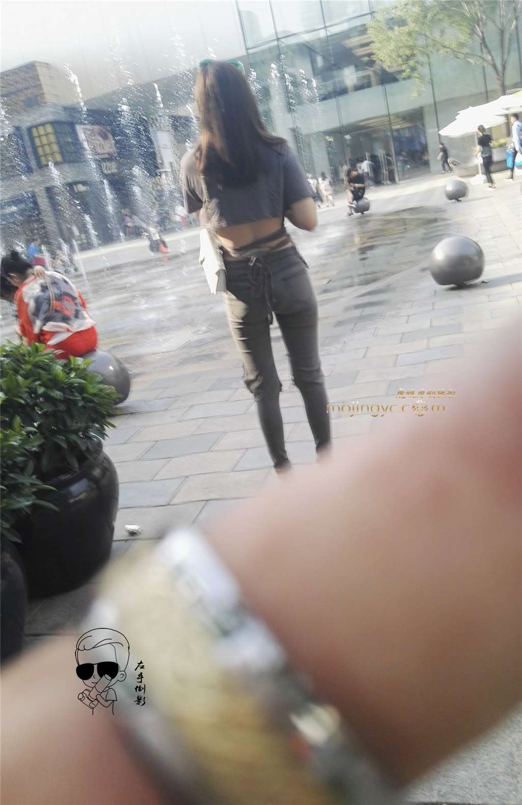 图片[2]-美女漂亮身材性感绝美-街拍流行馆
