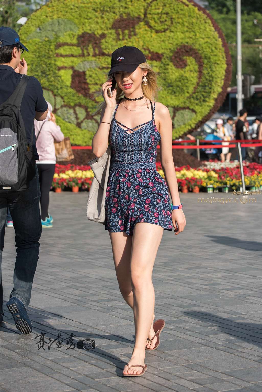 图片[3]-露背装美女-街拍流行馆