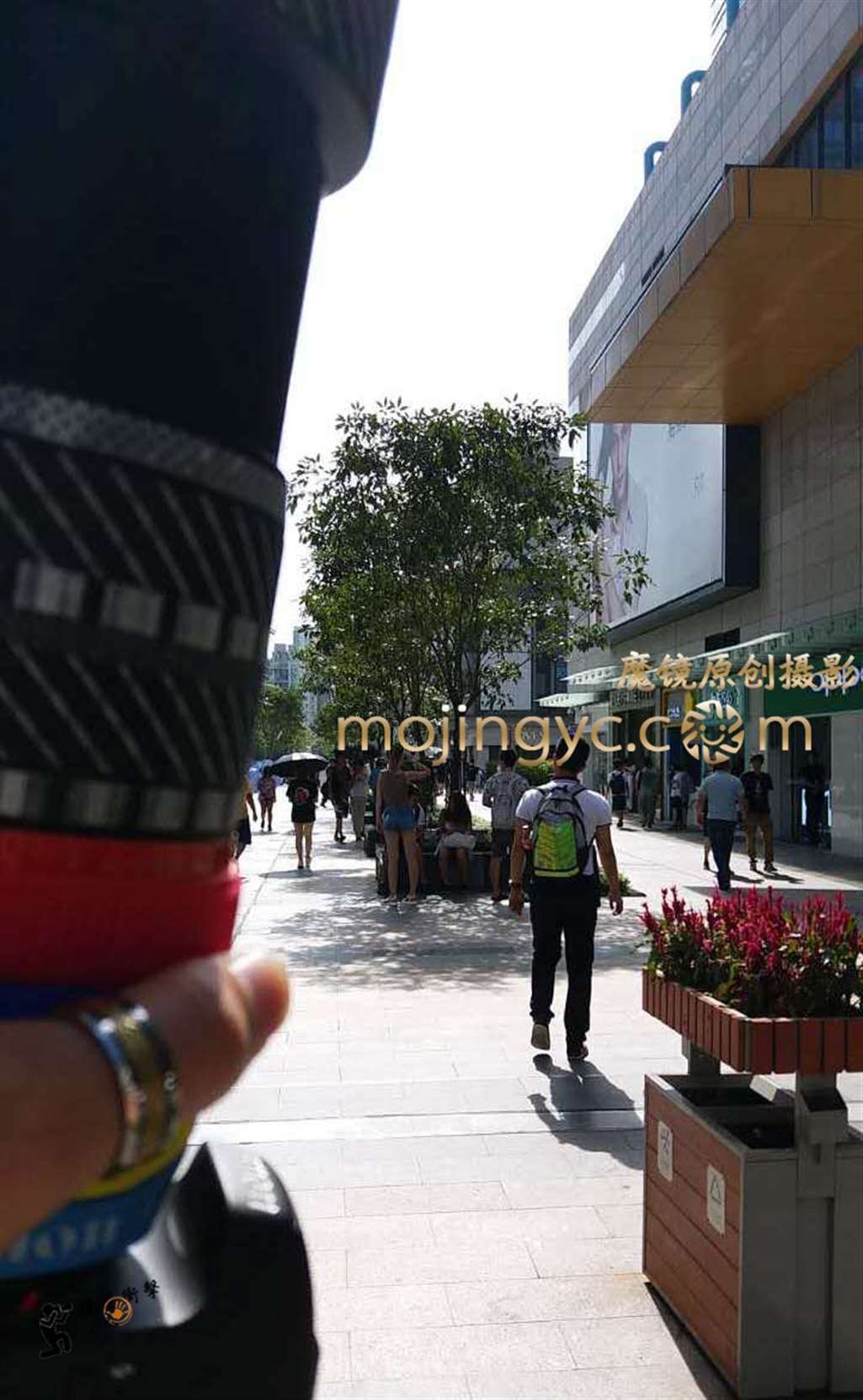图片[2]-热裤 长腿 美臀-街拍流行馆