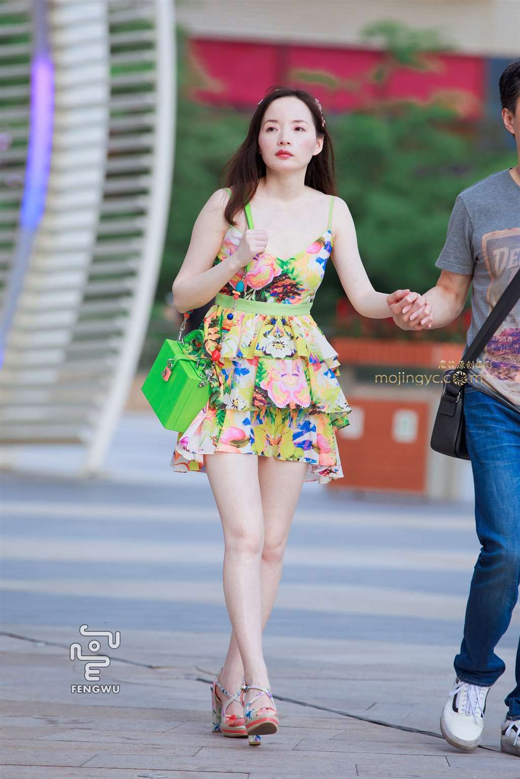图片[5]-吊带连衣短裙，美腿，凉高-街拍流行馆