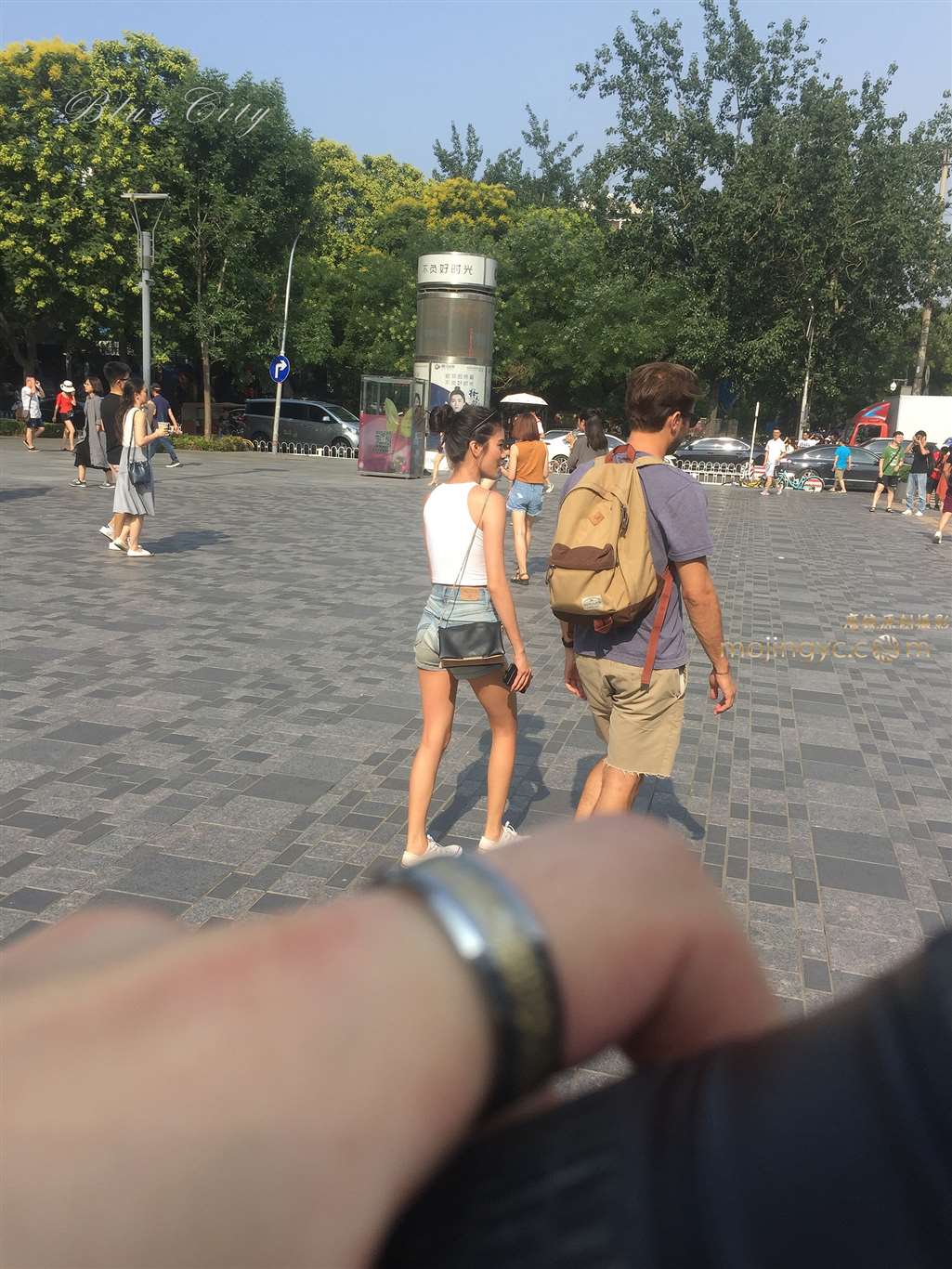 图片[3]-健美肤色-街拍流行馆