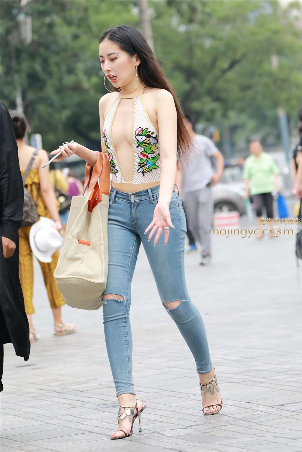 图片[2]-紧牛美女-街拍流行馆