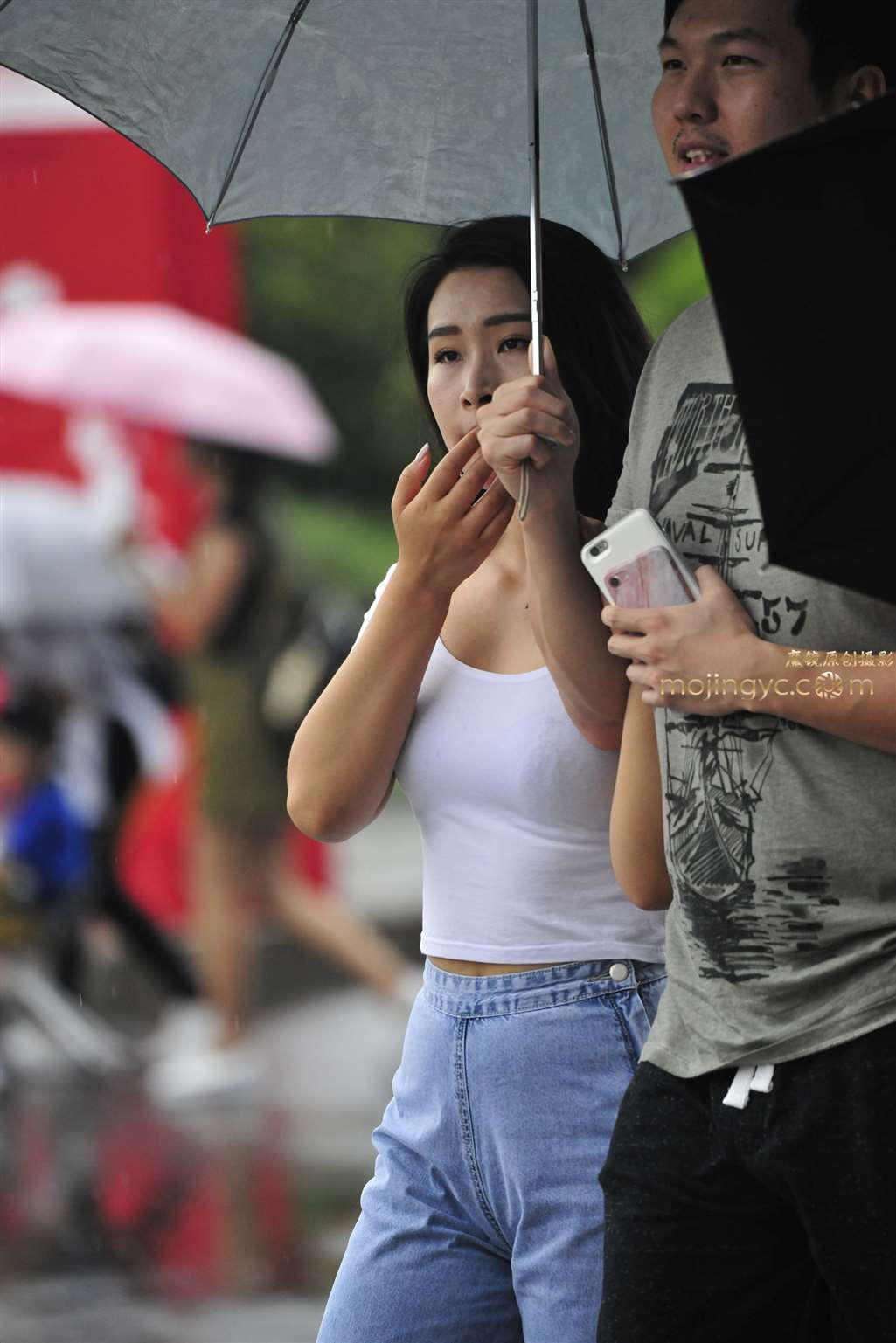 图片[2]-2017-08-13丰满少妇-街拍流行馆