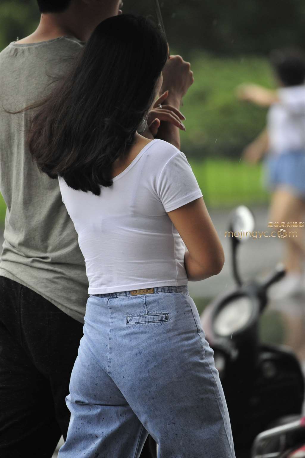 图片[4]-2017-08-13丰满少妇-街拍流行馆
