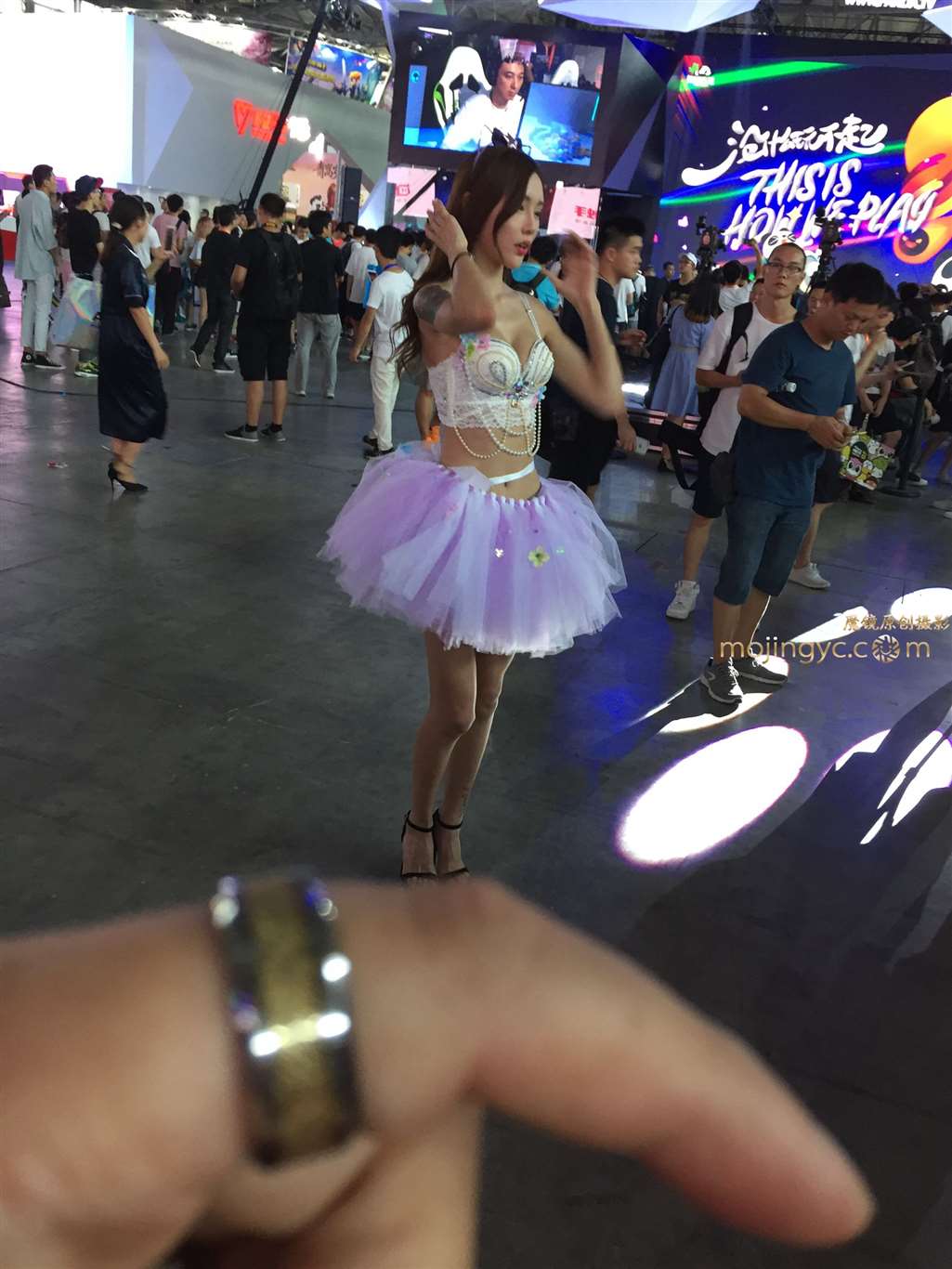 图片[3]-【验证街拍大赛NO.5】神摄手赛01 这文胸被美女巧用到极致-街拍流行馆