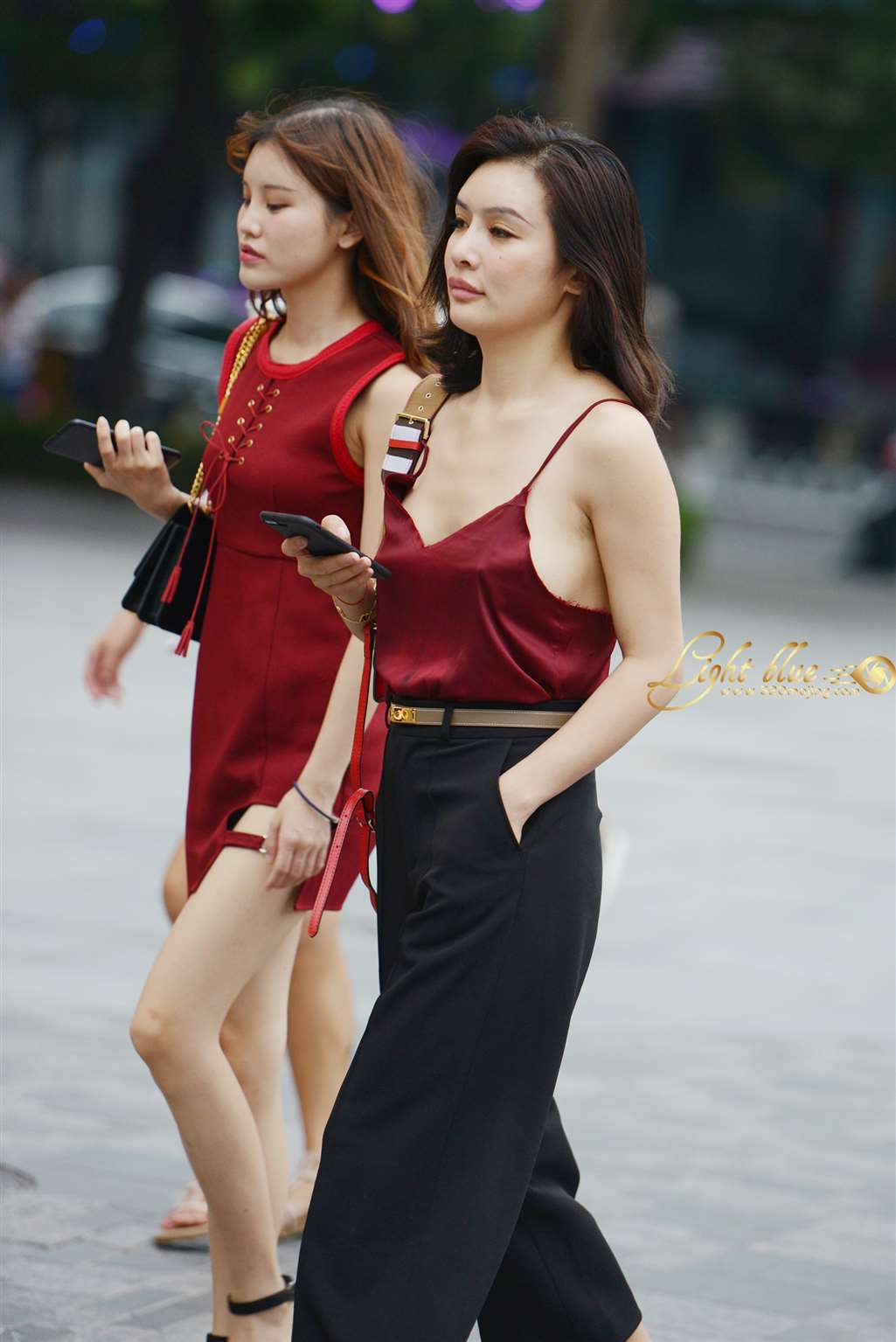 图片[4]-真空穿吊带？？有点像肚兜-街拍流行馆