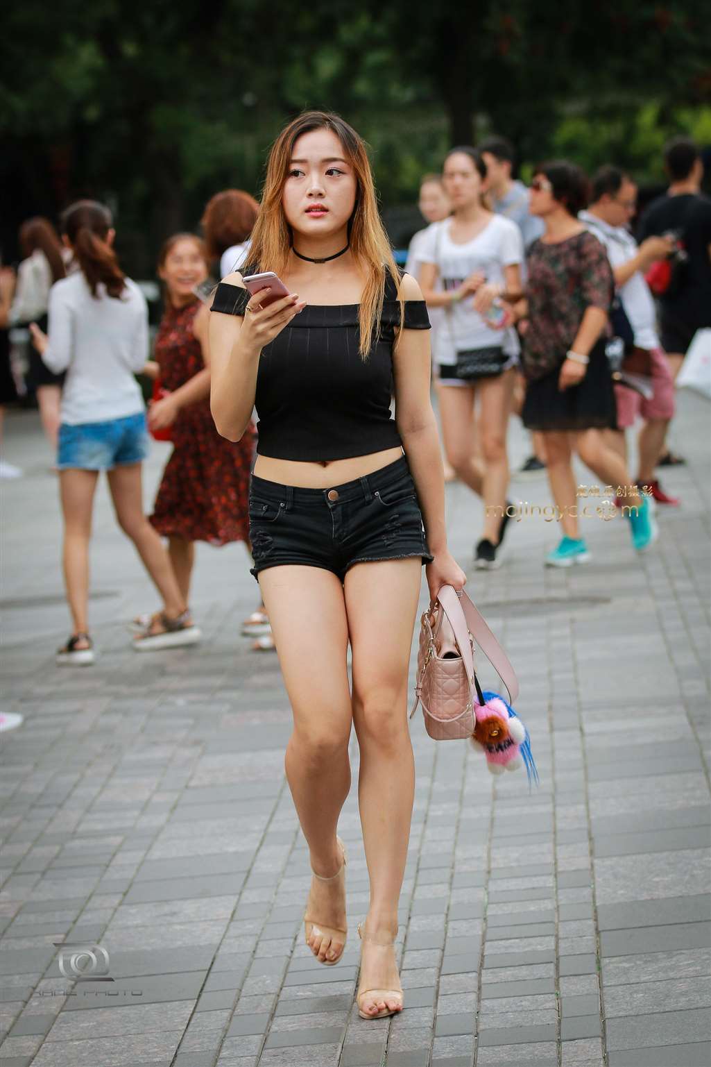 图片[3]-人美 腿美 胸还大-街拍流行馆