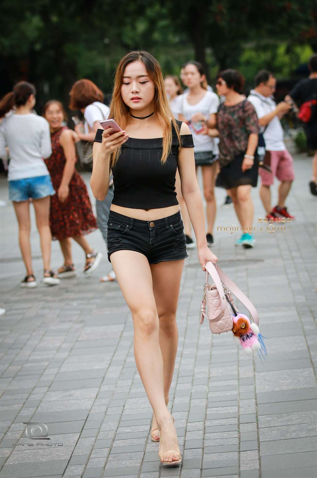 图片[4]-人美 腿美 胸还大-街拍流行馆