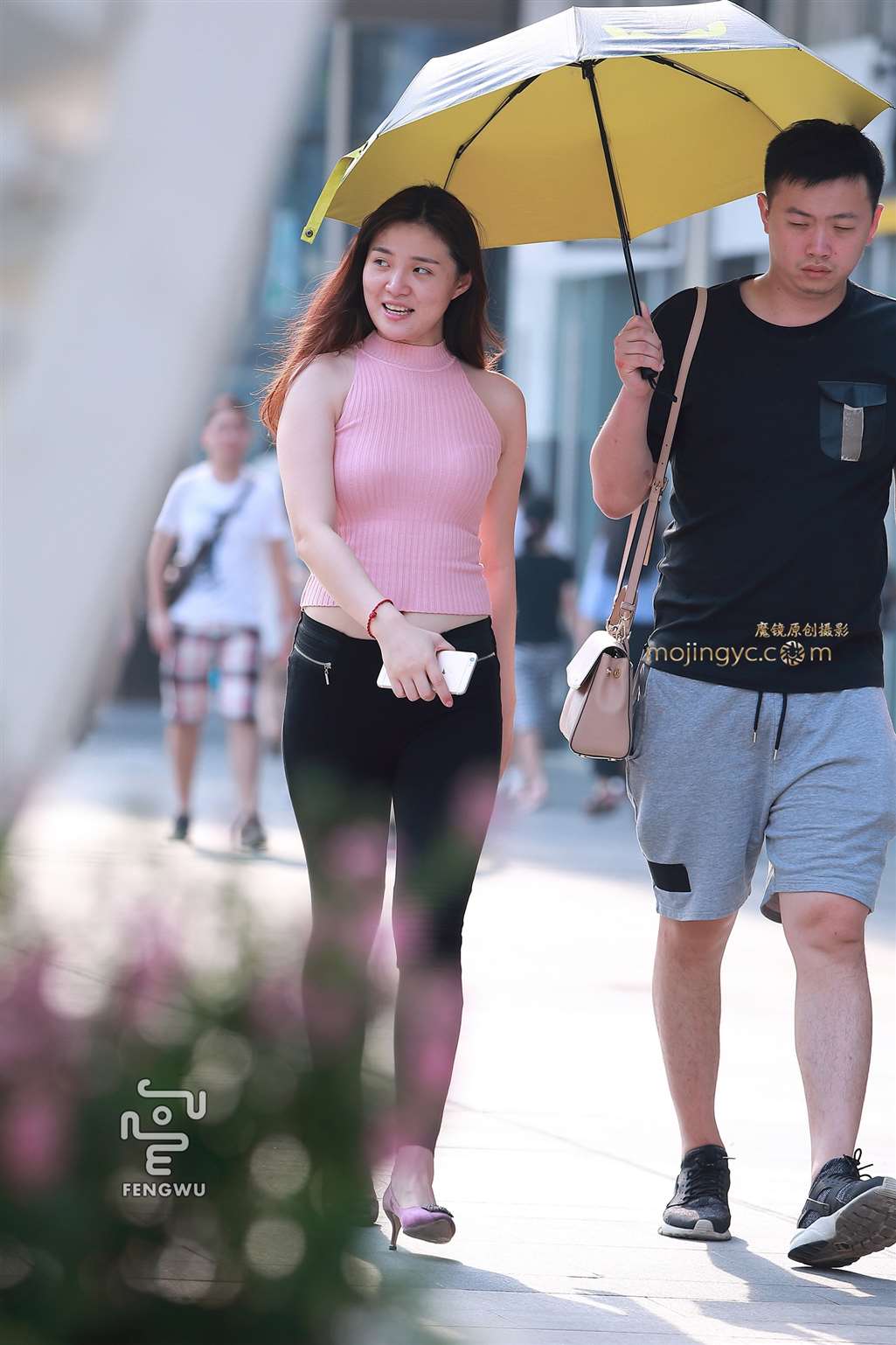 图片[3]-紧身裤，漏脐装，高跟-街拍流行馆