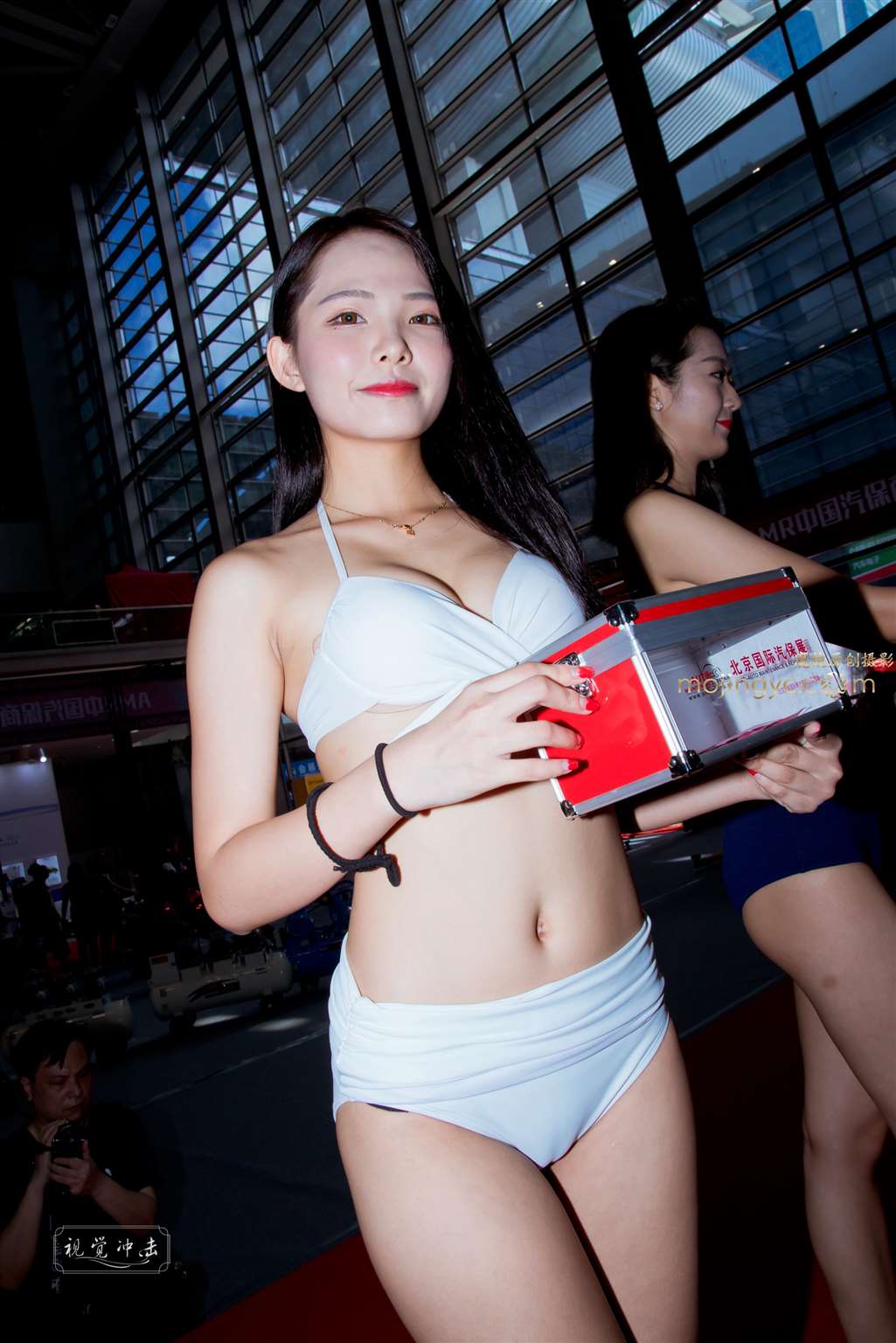 图片[1]-牛奶般的肌肤 洁白内衣美女模特-街拍流行馆