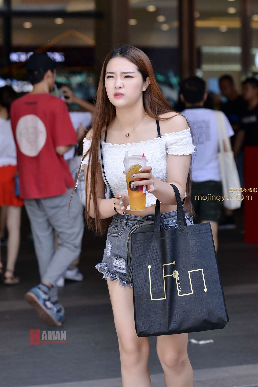 图片[1]-远射篇——热裤妹子Z-街拍流行馆