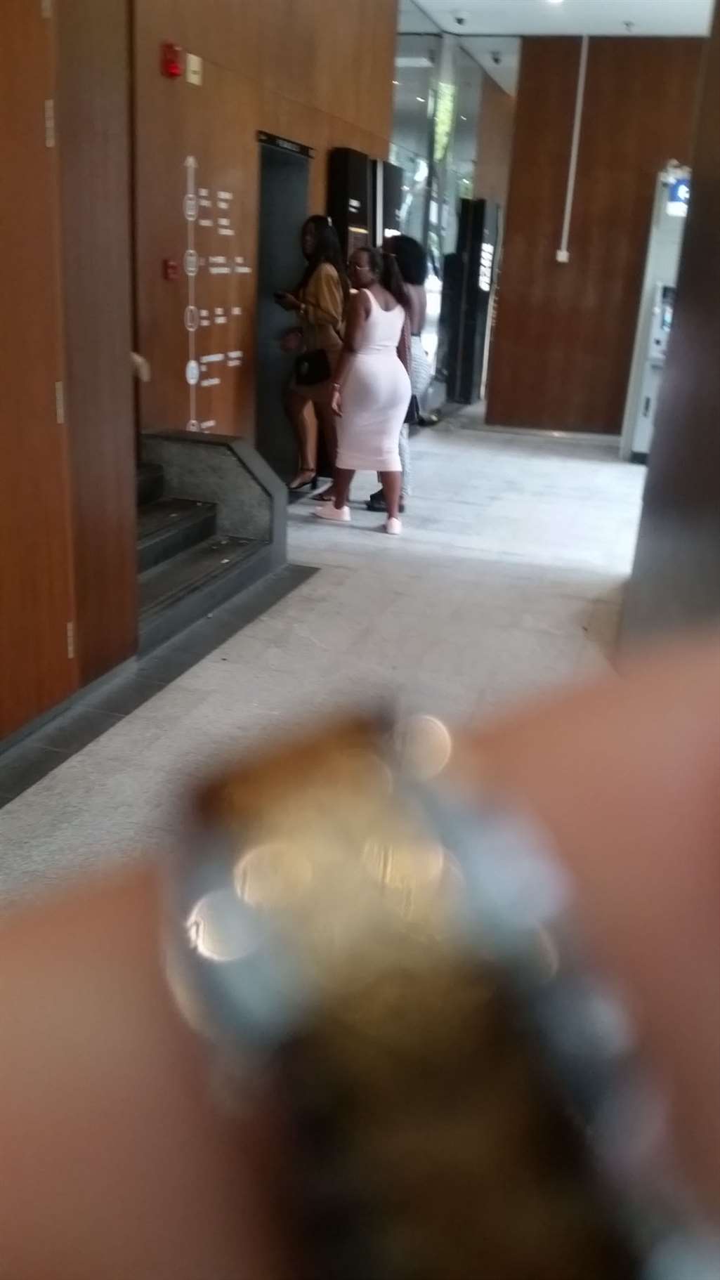 图片[3]-巨尻来袭 你可会欣赏？-街拍流行馆