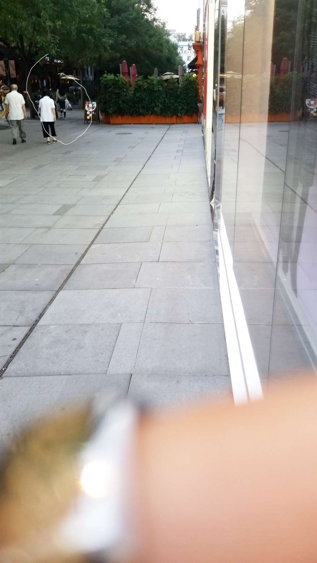 图片[3]-紧身运动内T 有活力-街拍流行馆