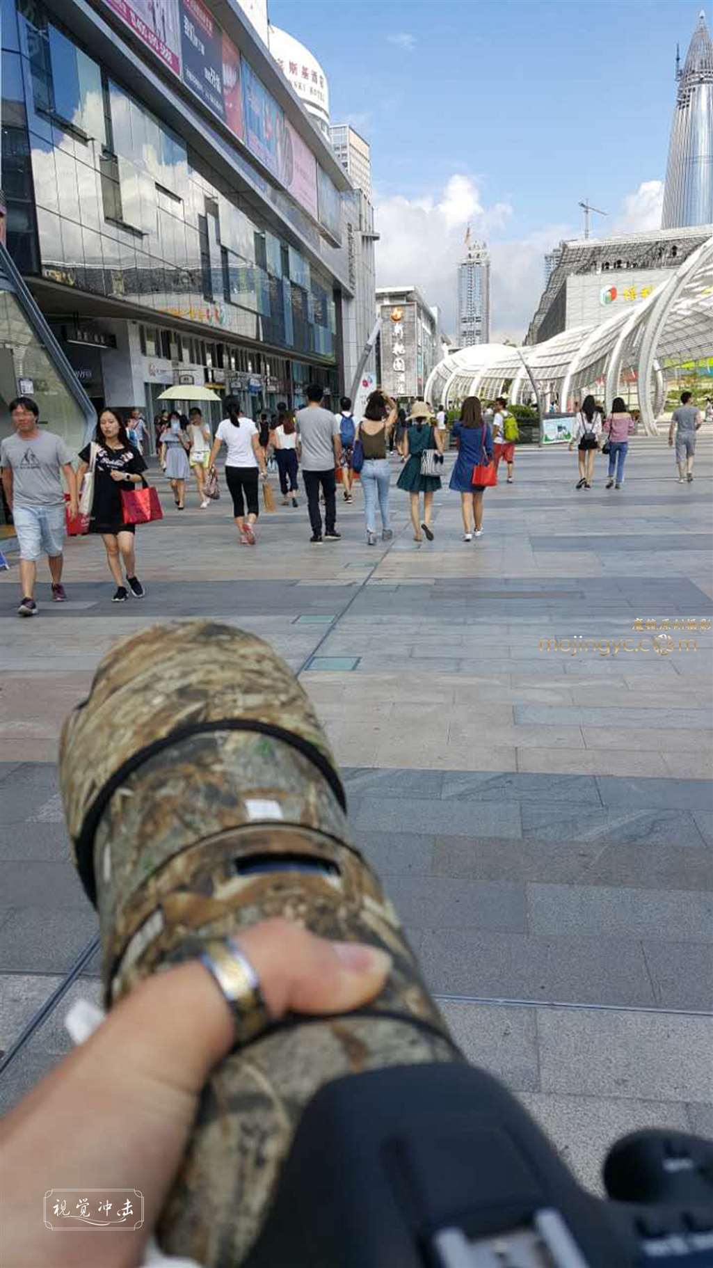 图片[3]-小吊带 圆润紧牛 美眉-街拍流行馆
